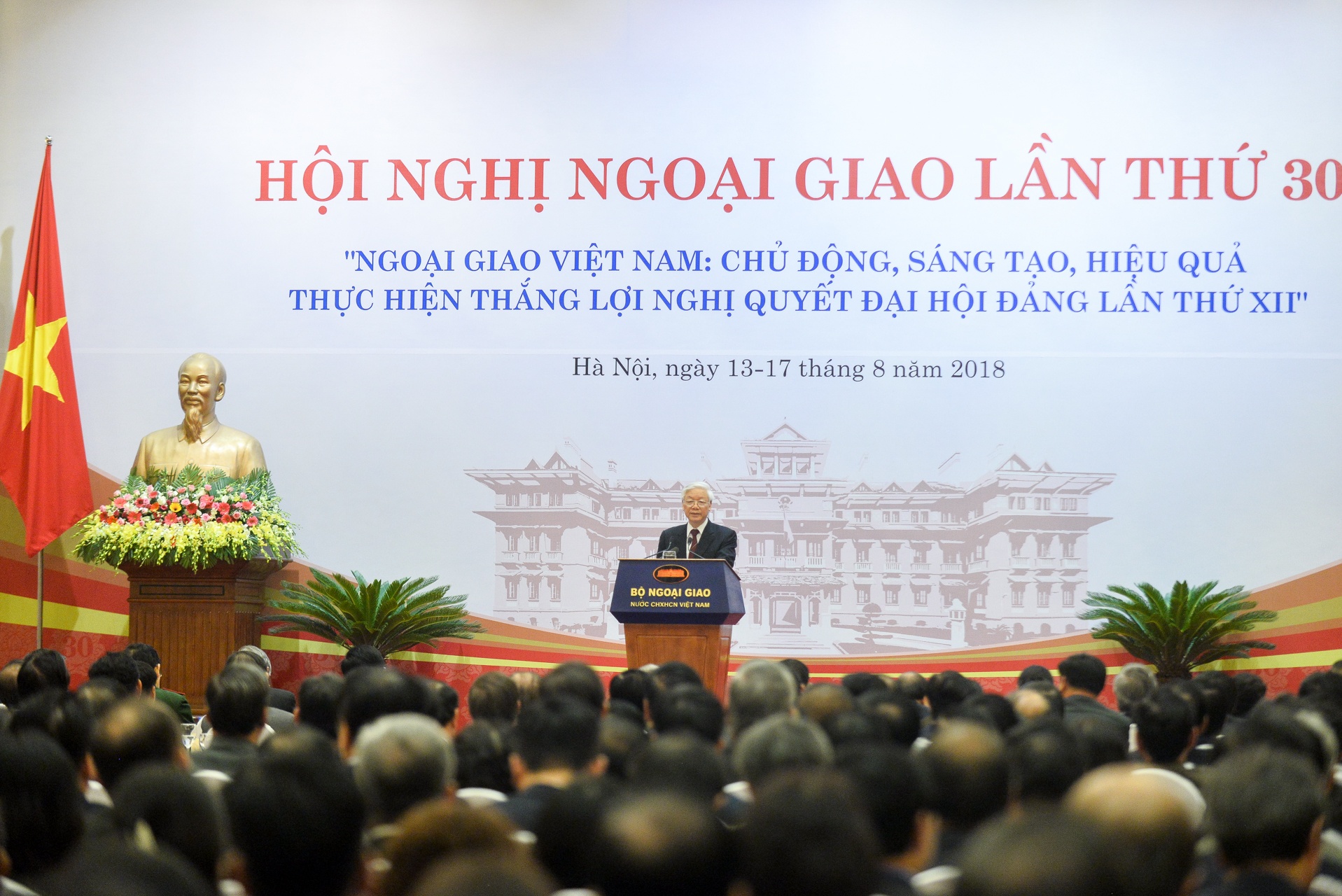 Lanh dao Dang du Hoi nghi Ngoai giao lan thu 30 anh 1
