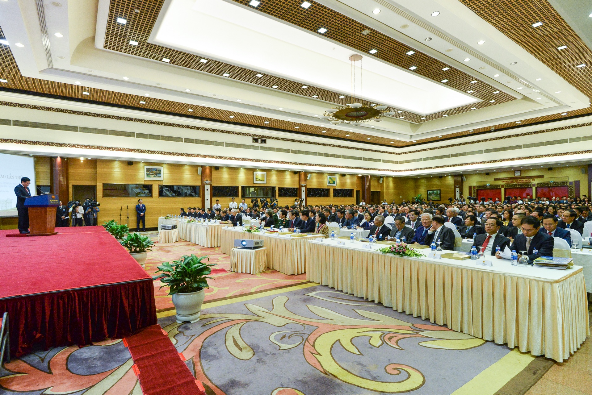 Lanh dao Dang du Hoi nghi Ngoai giao lan thu 30 anh 6