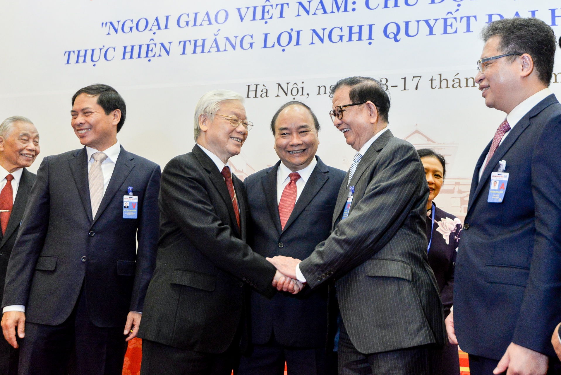 Lanh dao Dang du Hoi nghi Ngoai giao lan thu 30 anh 7