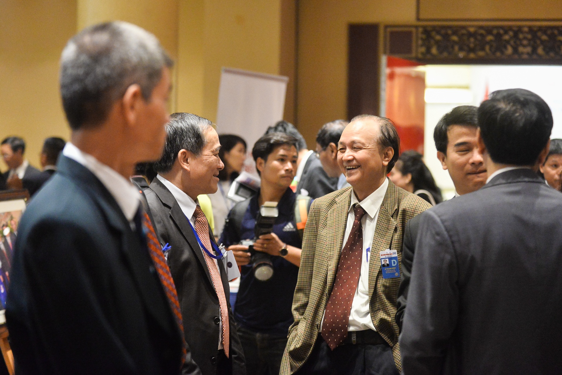 Lanh dao Dang du Hoi nghi Ngoai giao lan thu 30 anh 8