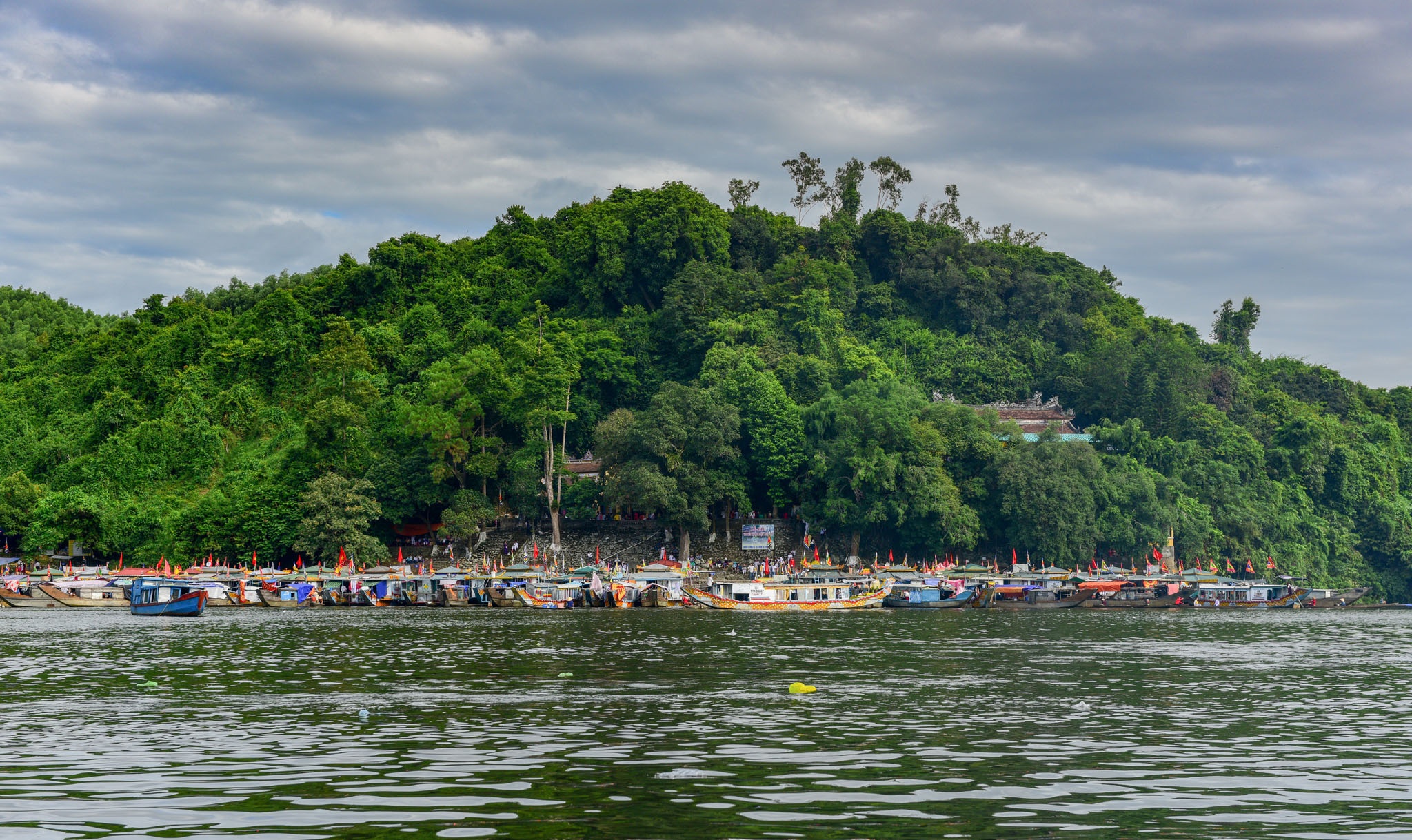 xa rac tai le hoi dien Hon Chen anh 1