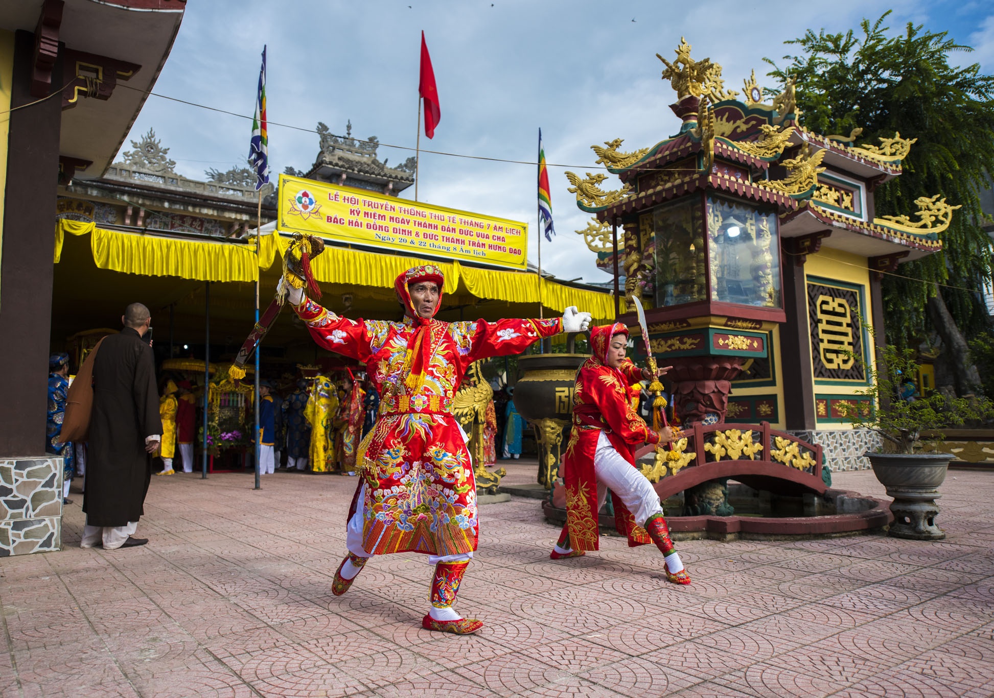 xa rac tai le hoi dien Hon Chen anh 2