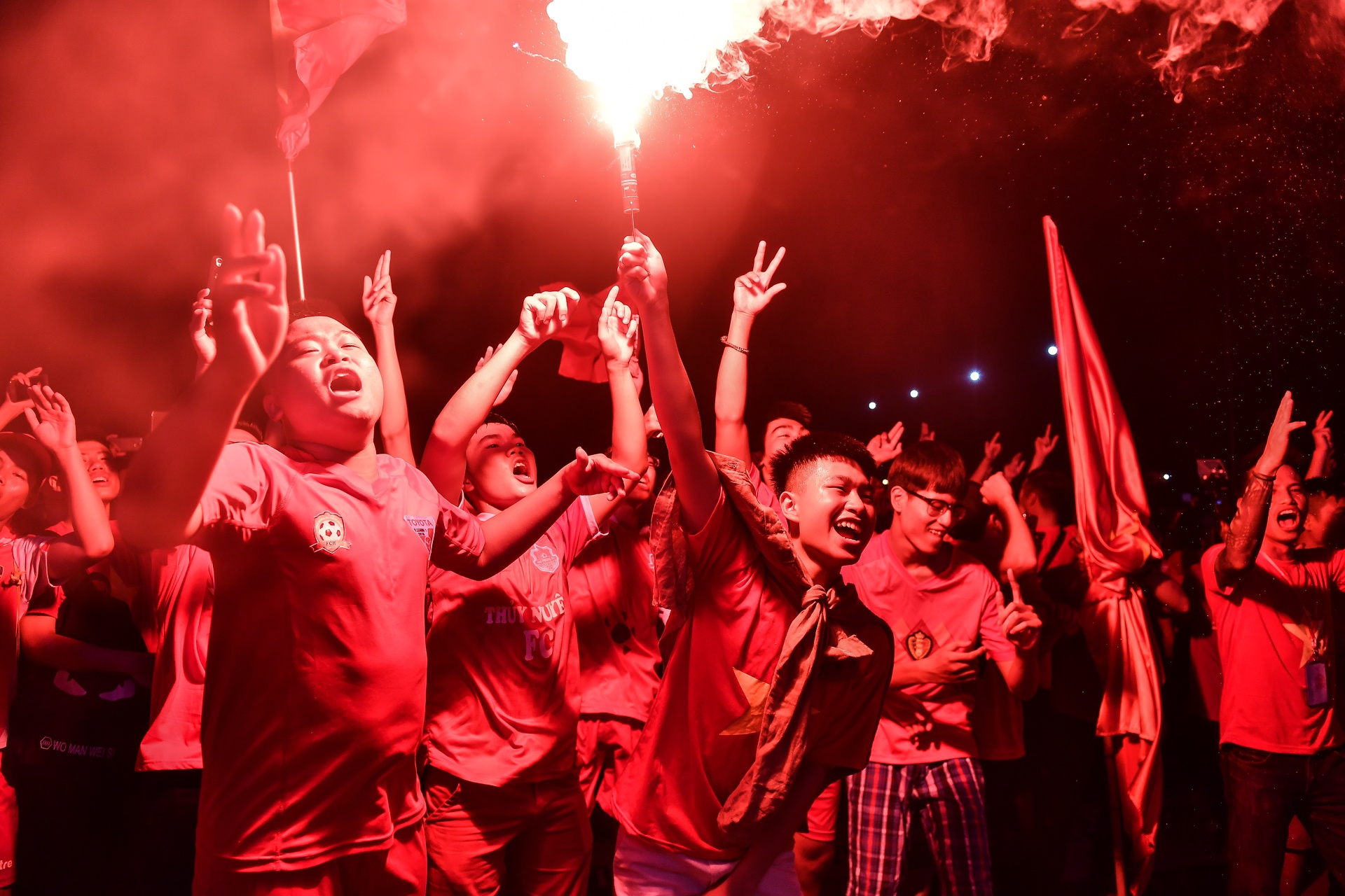 Hai Phong dot phao sang anh 6