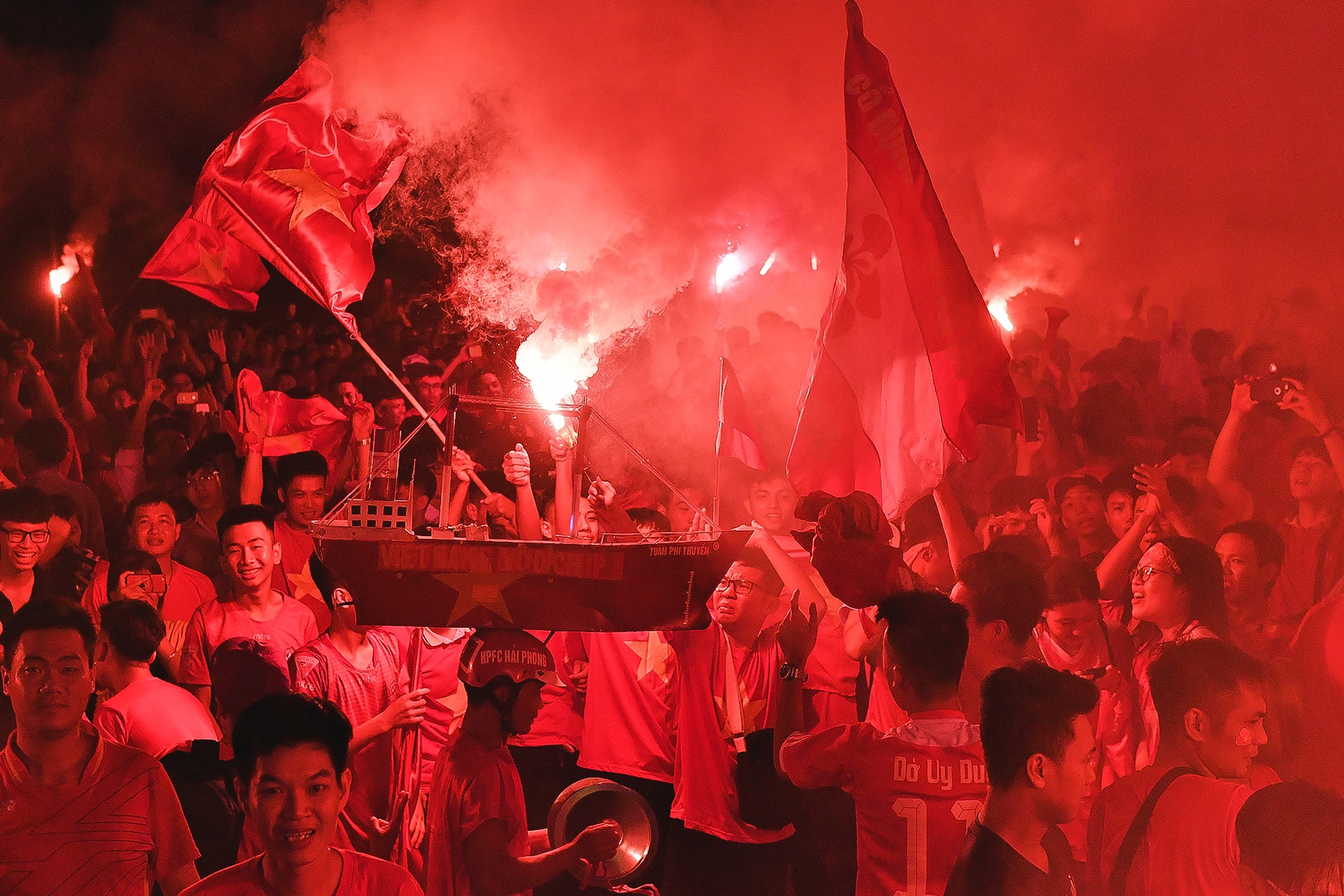 Hai Phong dot phao sang anh 7