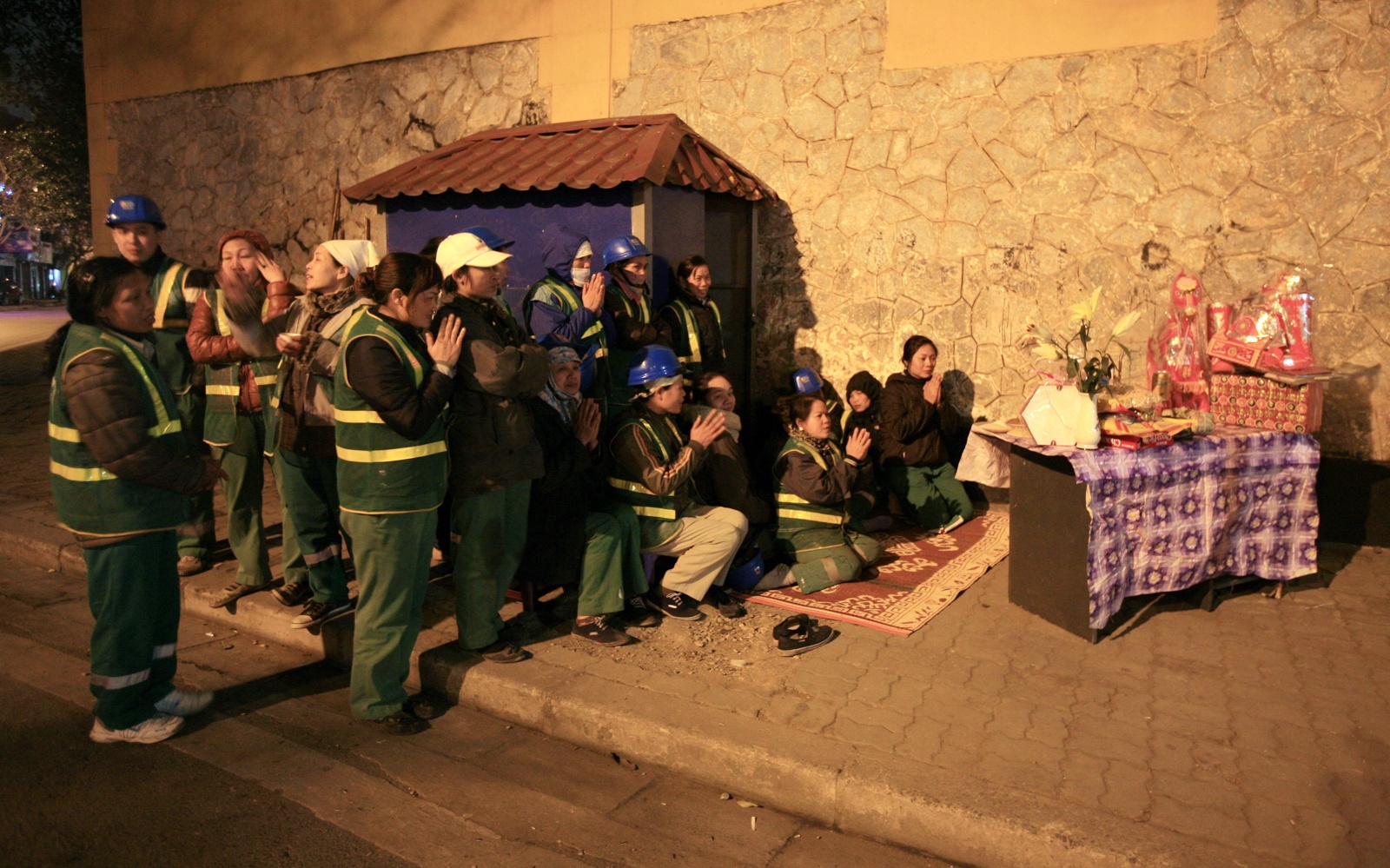 phu nu Viet Nam trong trien lam anh 8