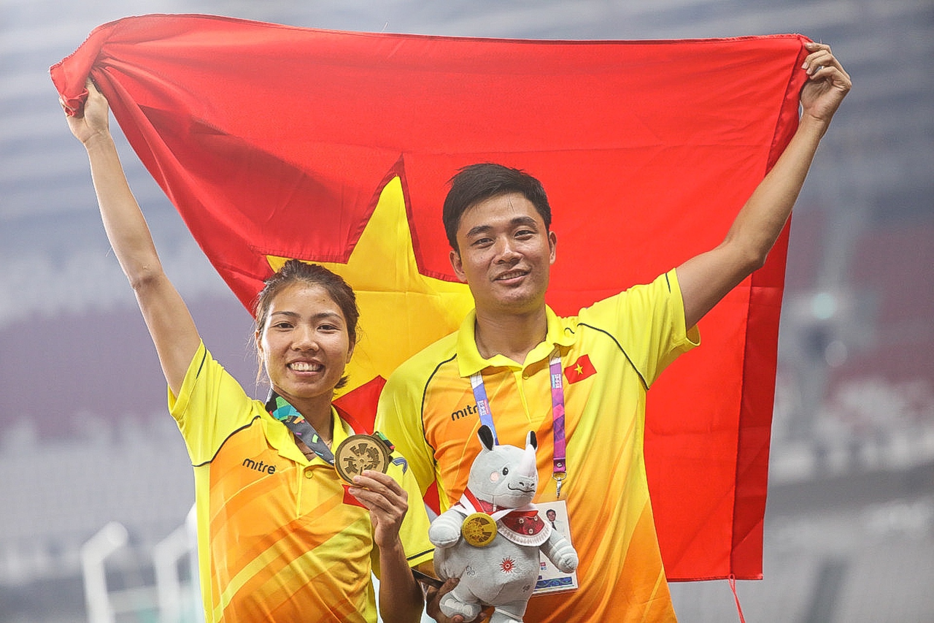 co To quoc va niem tu hao dan toc anh 25