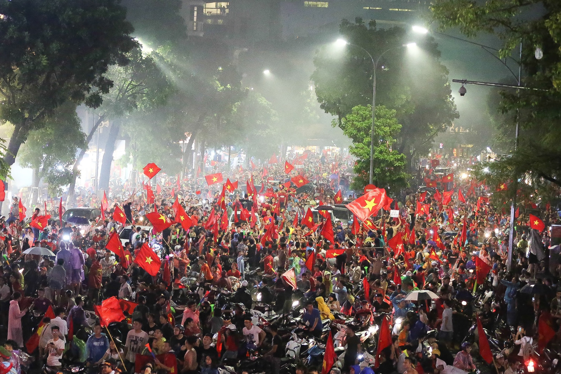 co To quoc va niem tu hao dan toc anh 32