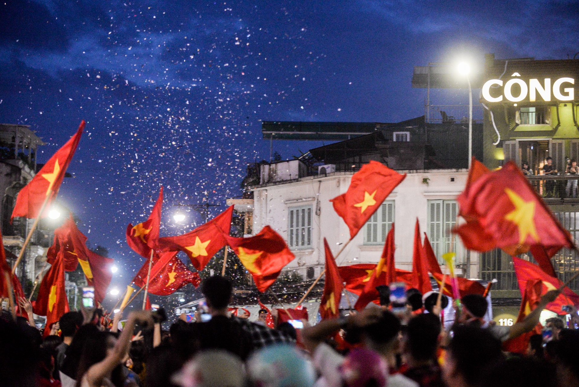 co To quoc va niem tu hao dan toc anh 28