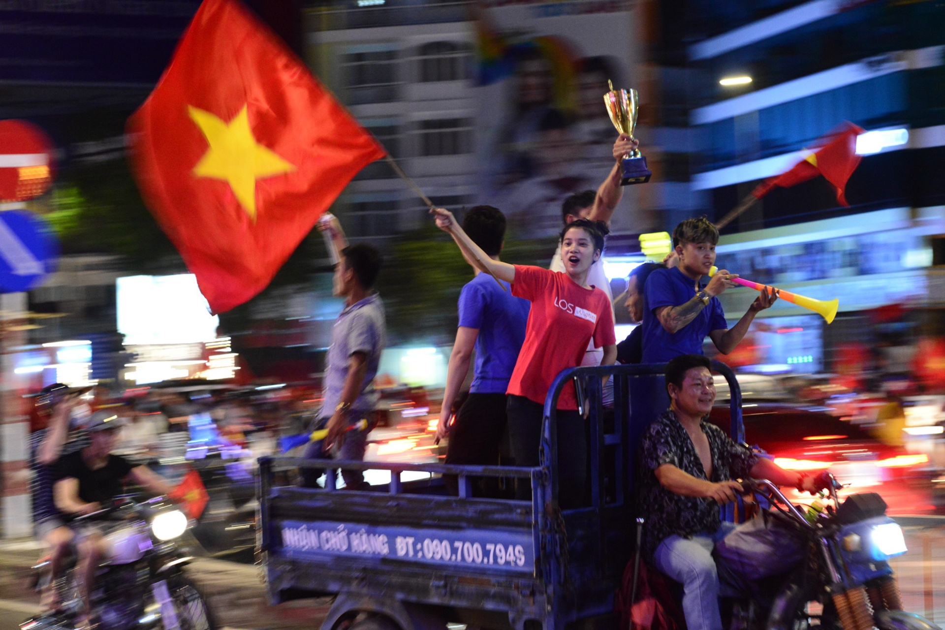 Nguoi ham mo va tuyen Olympic Viet Nam anh 35