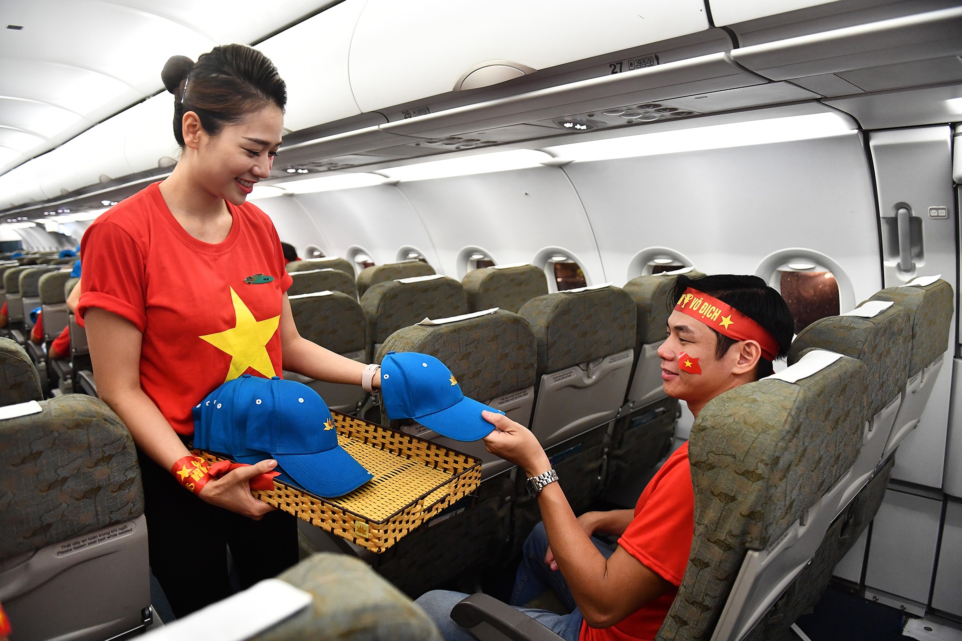 CDV co vu doi tuyen Olympic Viet Nam anh 19