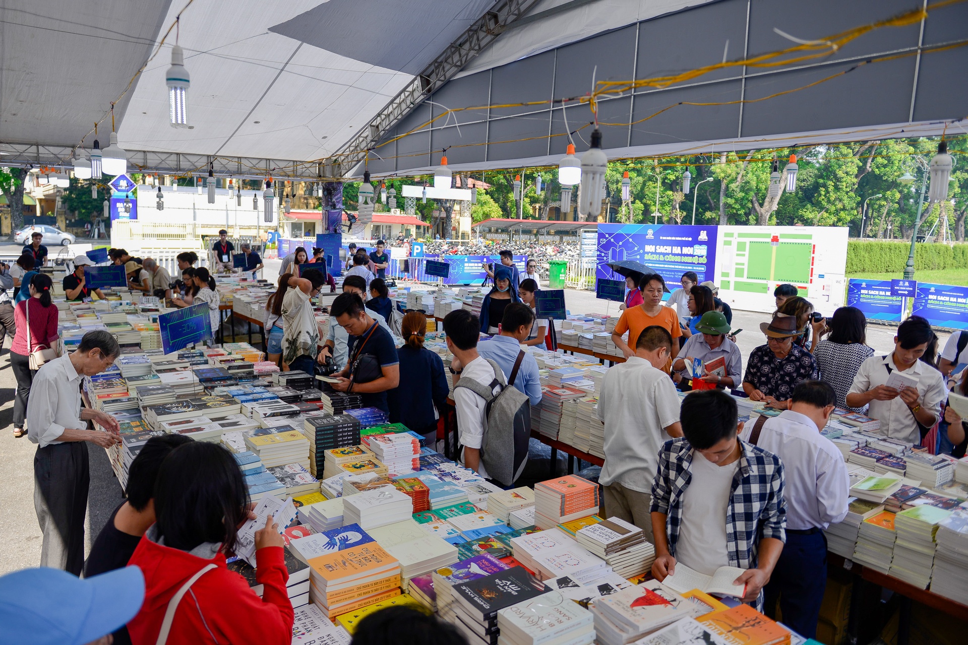 Khai mạc Hội sách Hà Nội lần thứ V ảnh 10 Khai mac Hoi sach Ha Noi lan thu V anh 10