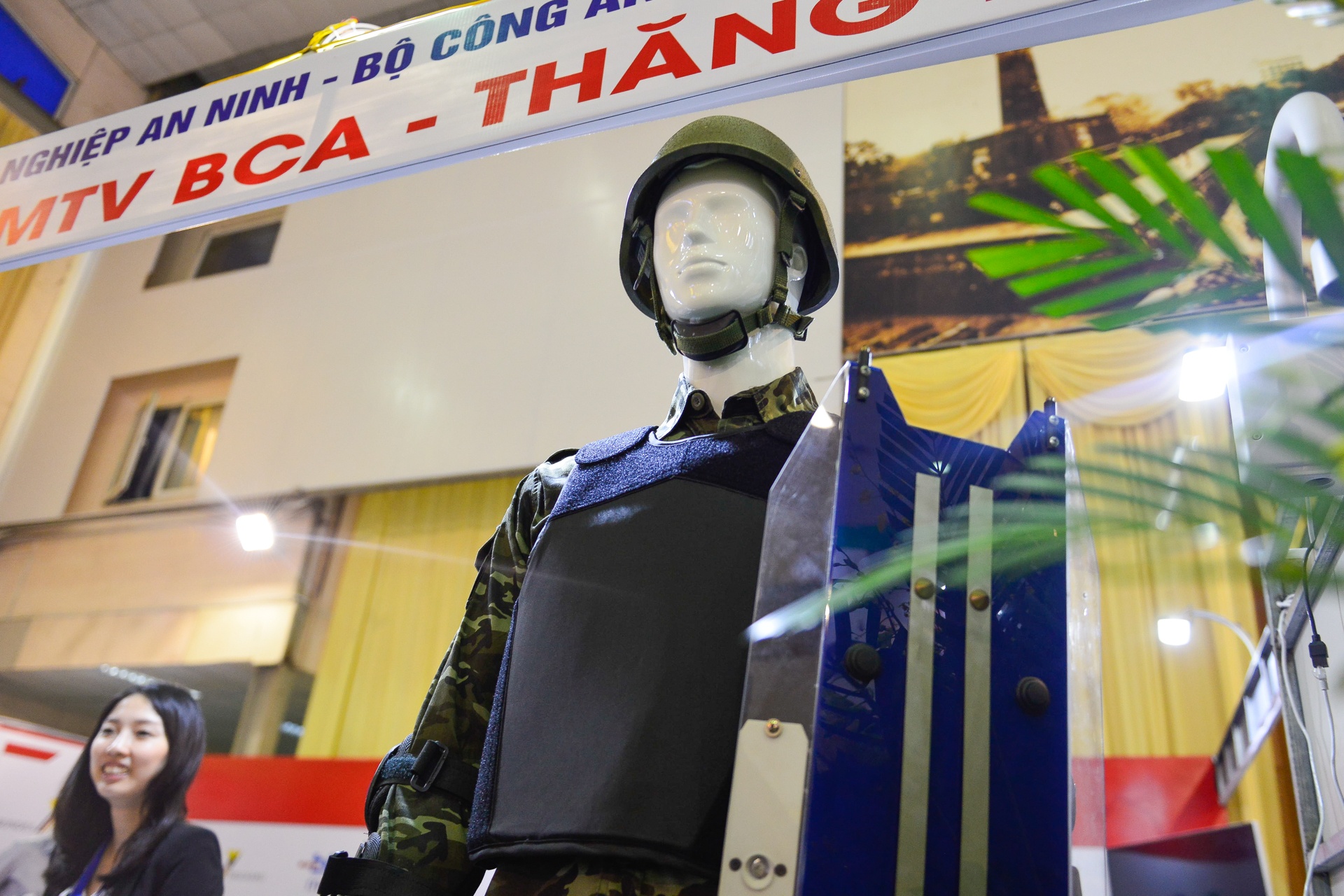 Cam sung tai trien lam anh 1