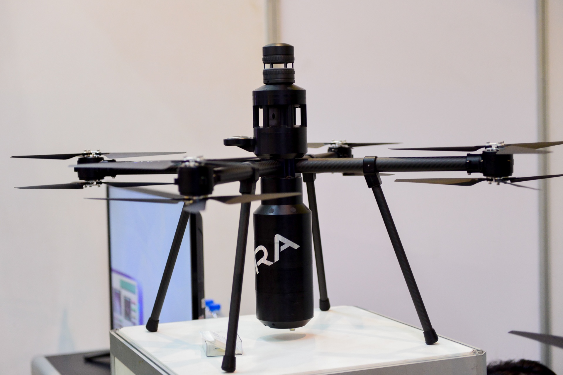 Cam sung tai trien lam anh 2