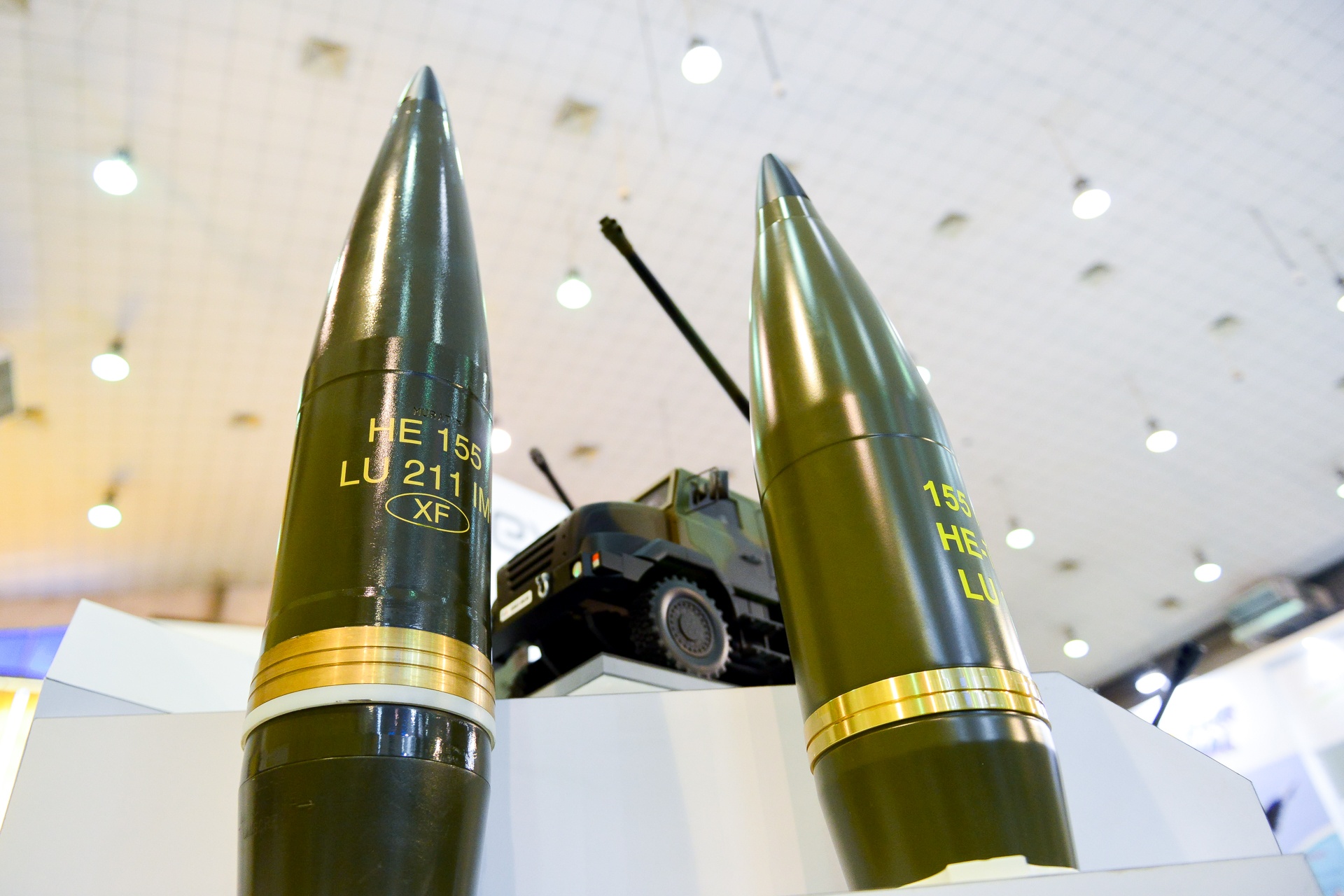 Cam sung tai trien lam anh 4