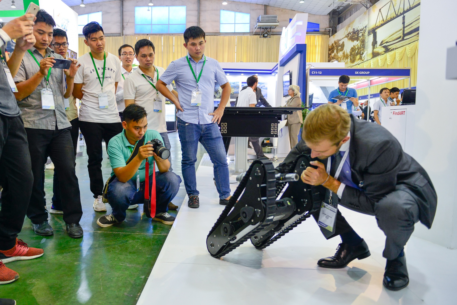 Cam sung tai trien lam anh 11