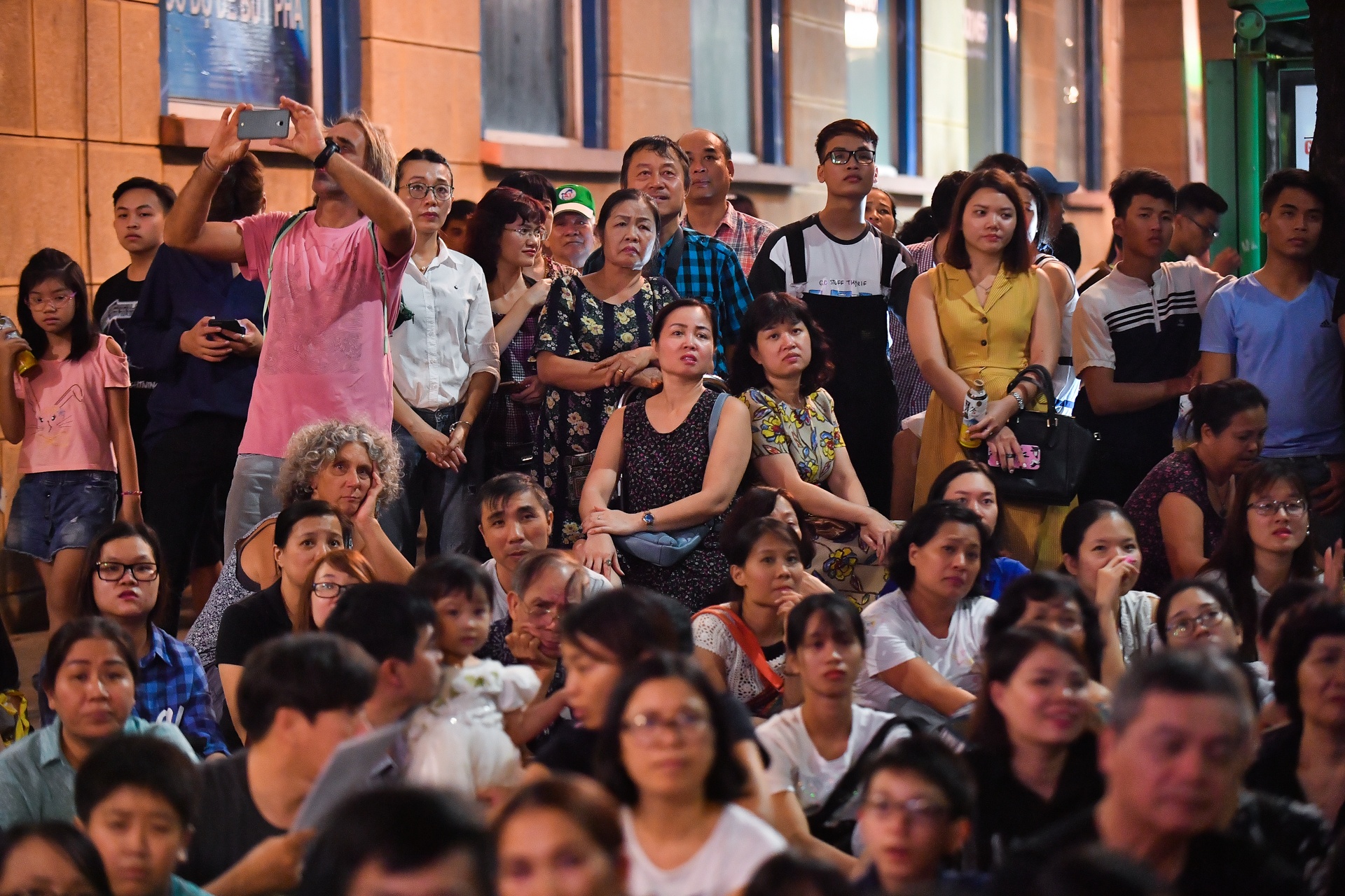 Dan nhac Giao huong London bieu dien tai pho di bo Ho Guom anh 4