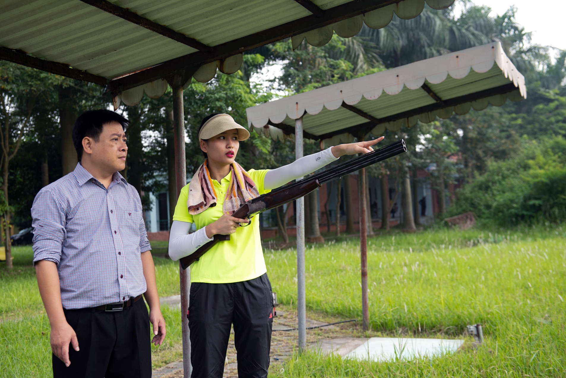 nữ xạ thủ bỏ nghề đi bán thuốc ảnh 2 nu xa thu bo nghe di ban thuoc anh 2