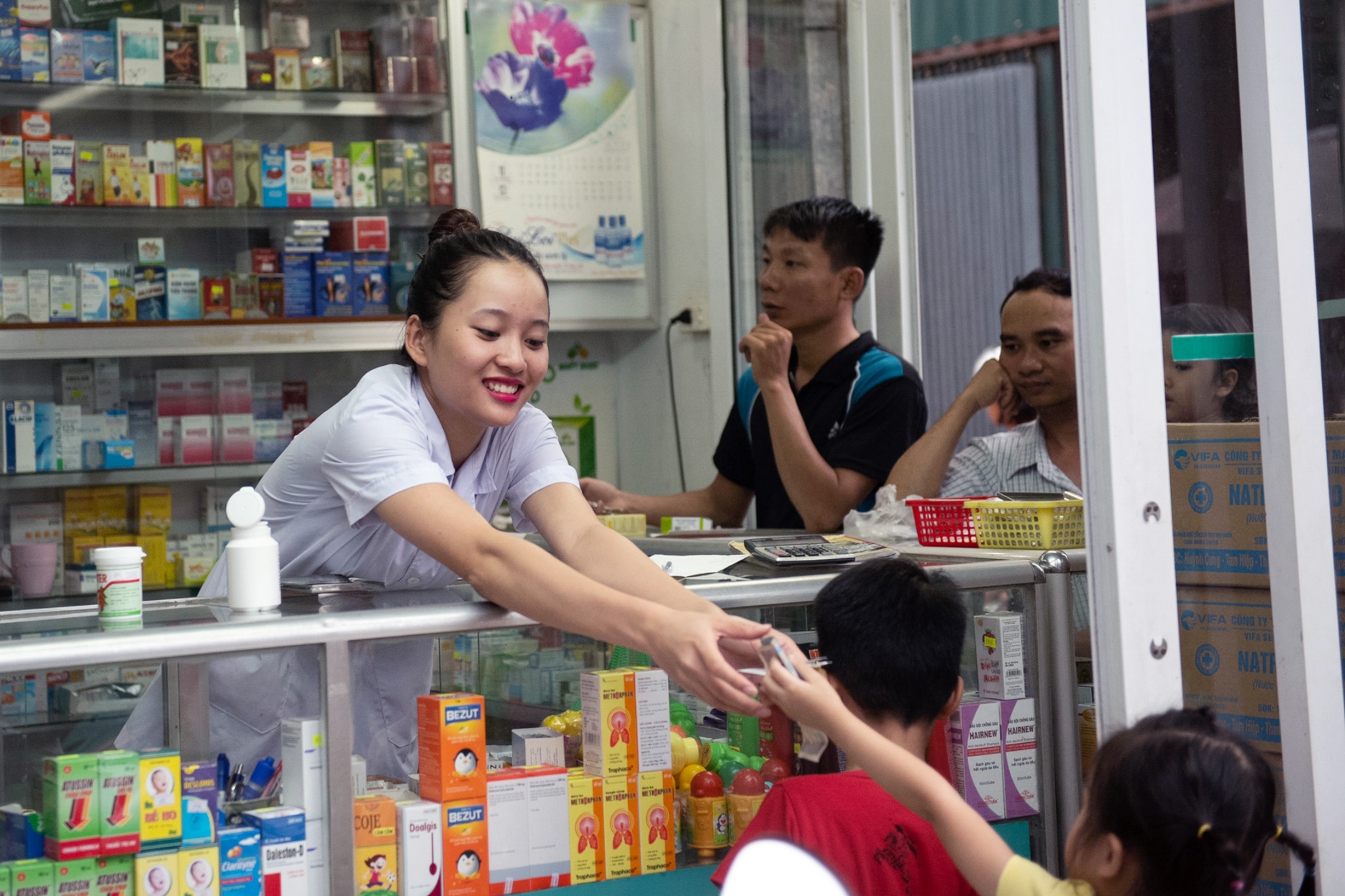 nữ xạ thủ bỏ nghề đi bán thuốc ảnh 19 nu xa thu bo nghe di ban thuoc anh 19