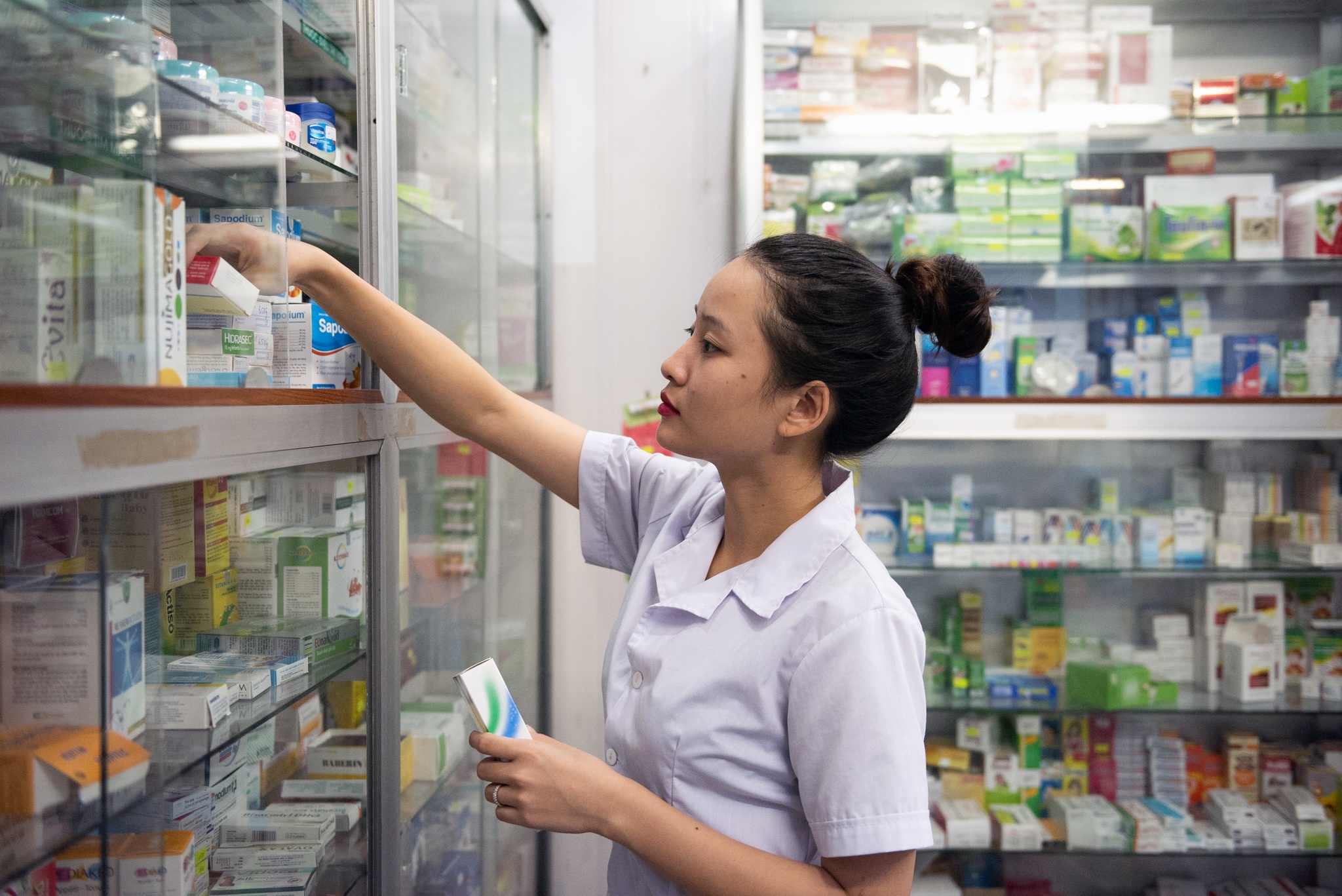 nữ xạ thủ bỏ nghề đi bán thuốc ảnh 17 nu xa thu bo nghe di ban thuoc anh 17