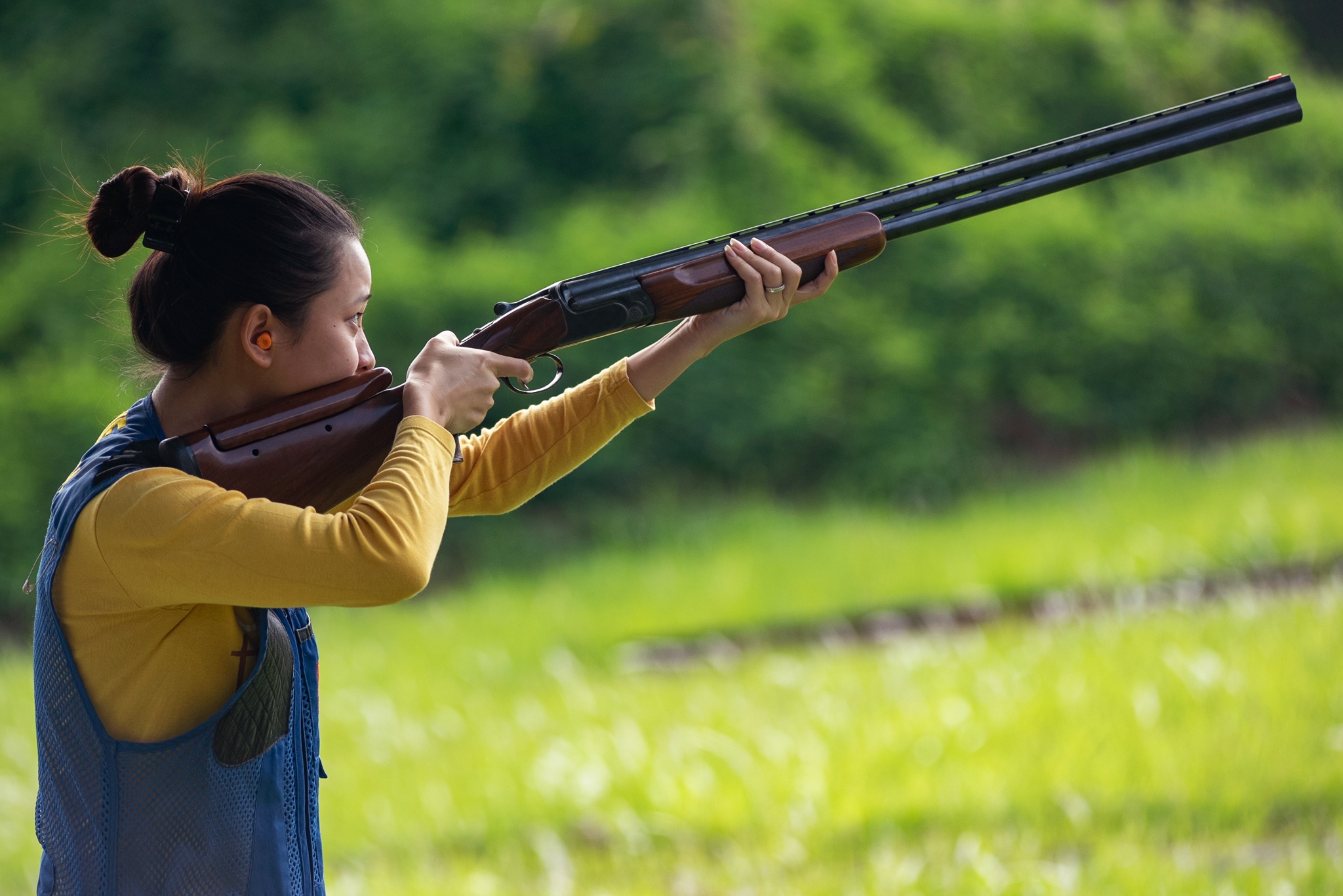 nữ xạ thủ bỏ nghề đi bán thuốc ảnh 4 nu xa thu bo nghe di ban thuoc anh 4