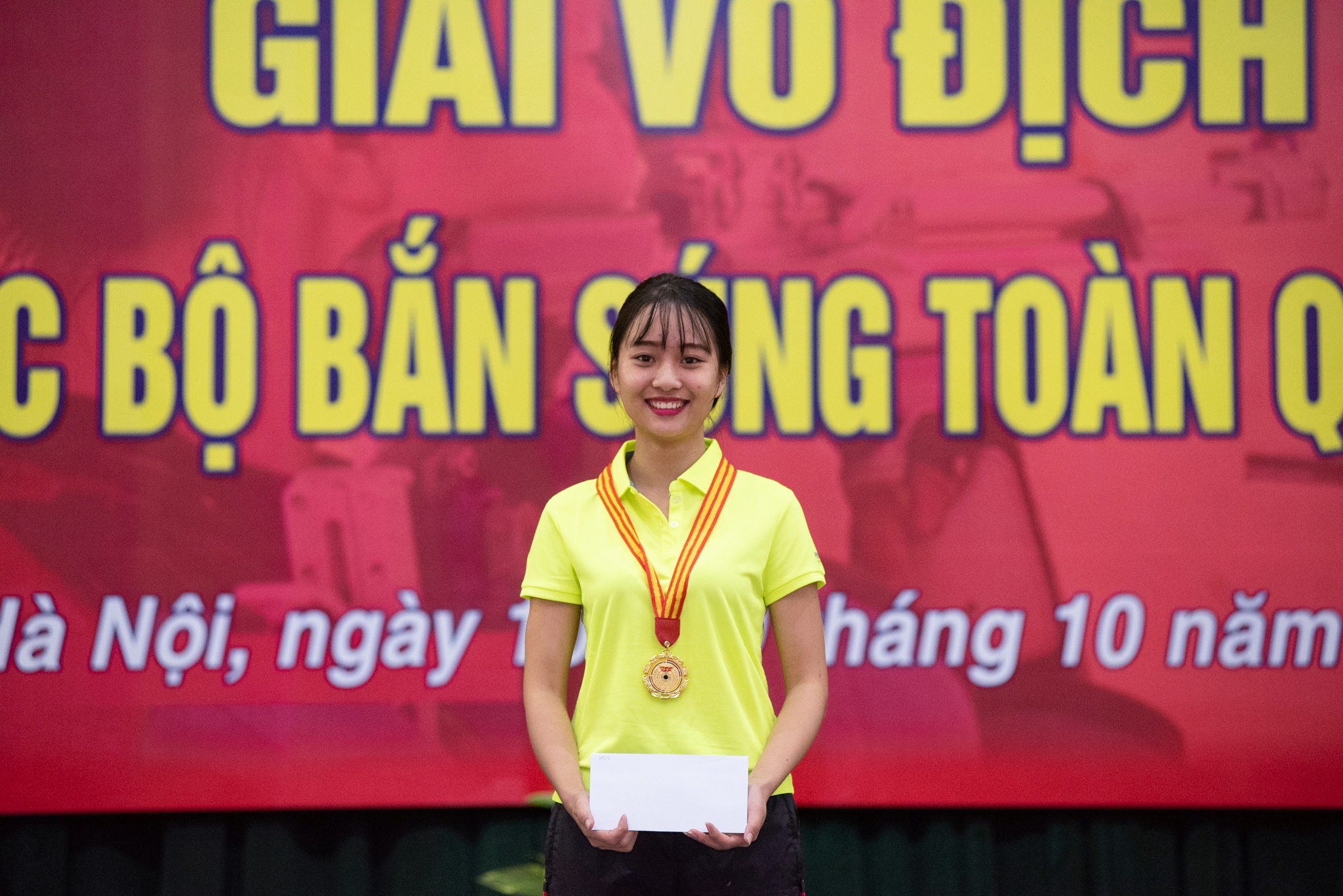 nữ xạ thủ bỏ nghề đi bán thuốc ảnh 10 nu xa thu bo nghe di ban thuoc anh 10