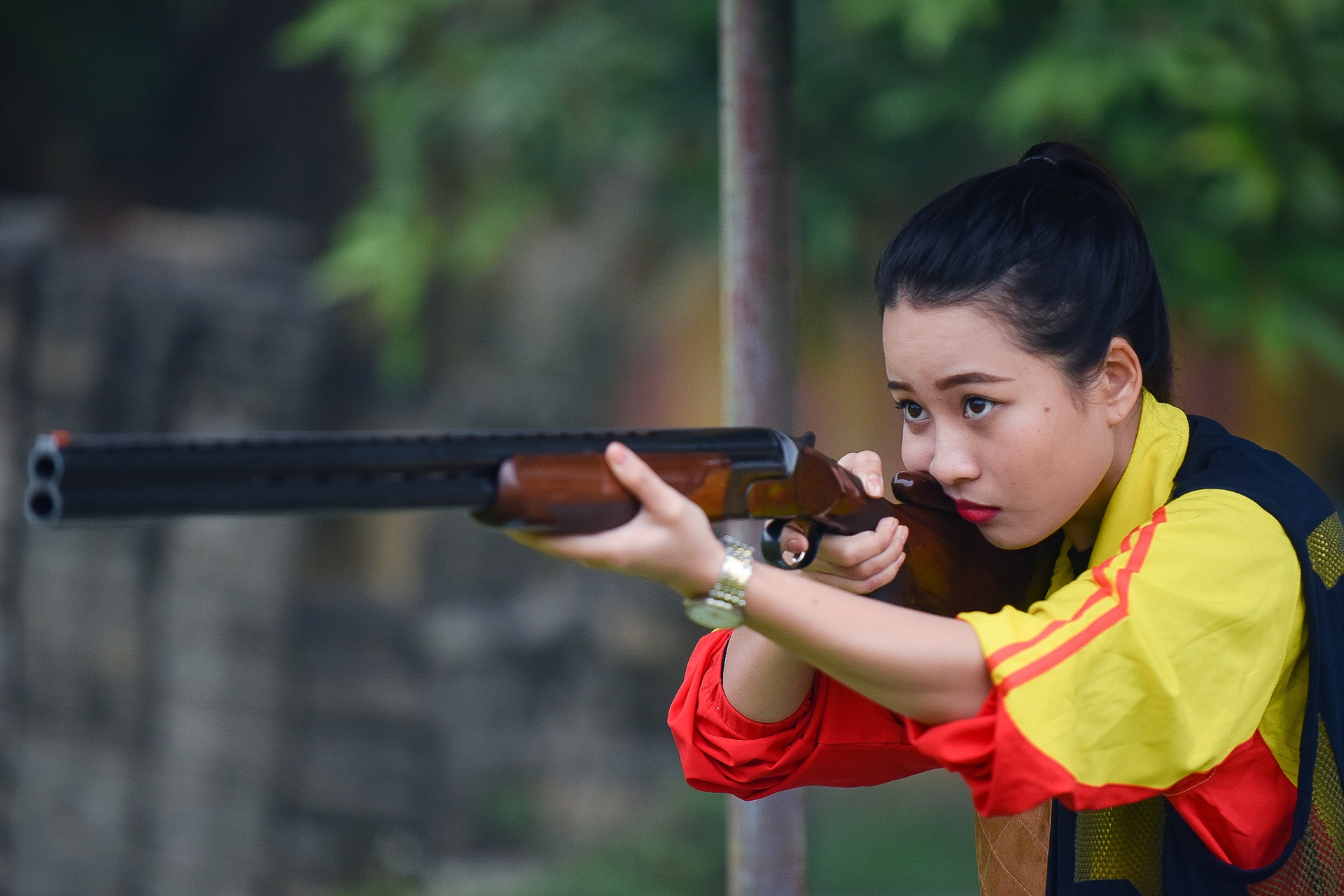 nữ xạ thủ bỏ nghề đi bán thuốc ảnh 11 nu xa thu bo nghe di ban thuoc anh 11