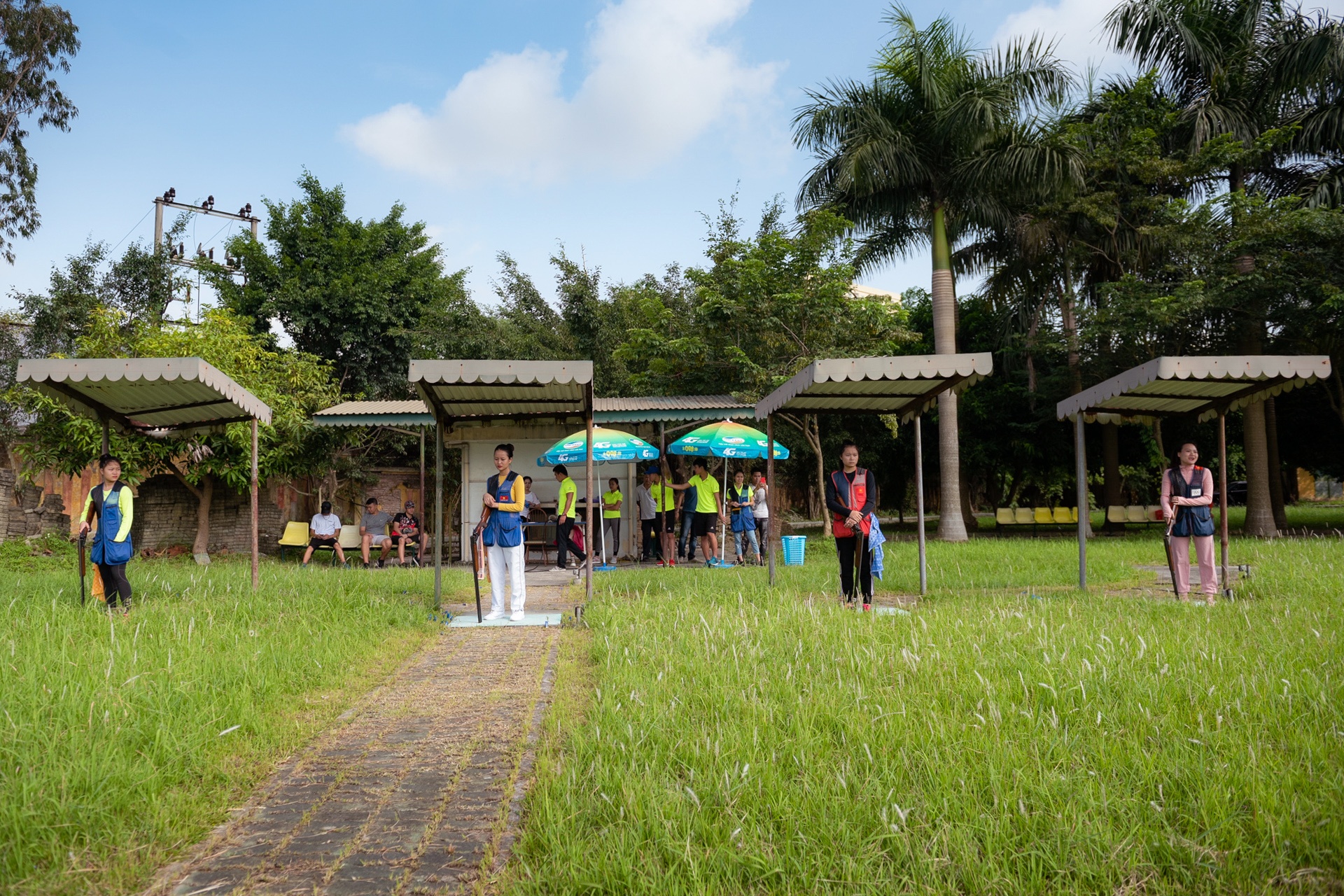 nữ xạ thủ bỏ nghề đi bán thuốc ảnh 14 nu xa thu bo nghe di ban thuoc anh 14