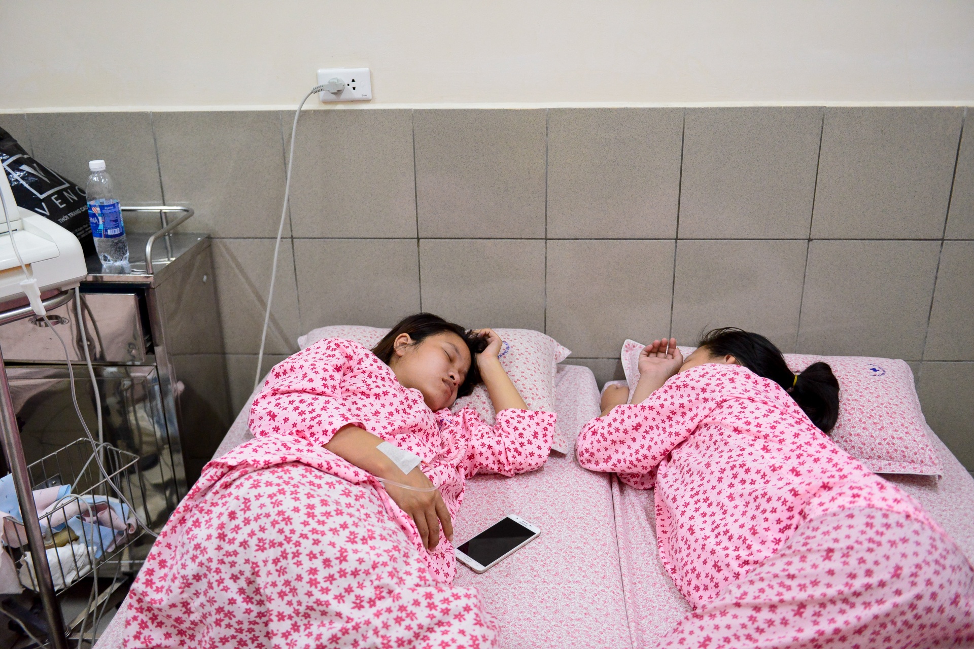 Hanh trinh vuot can thieng lieng cua phu nu anh 9