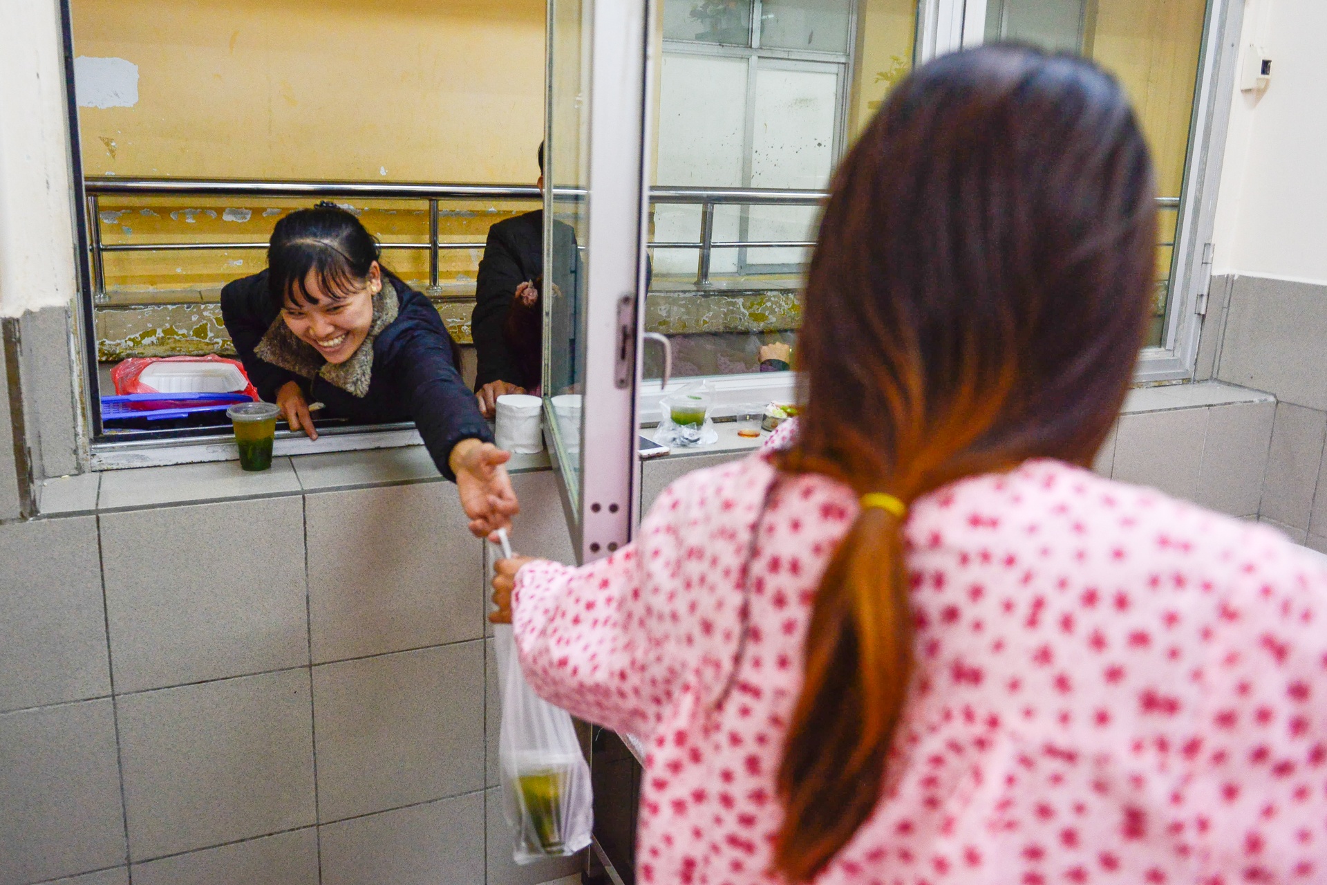 Hanh trinh vuot can thieng lieng cua phu nu anh 5