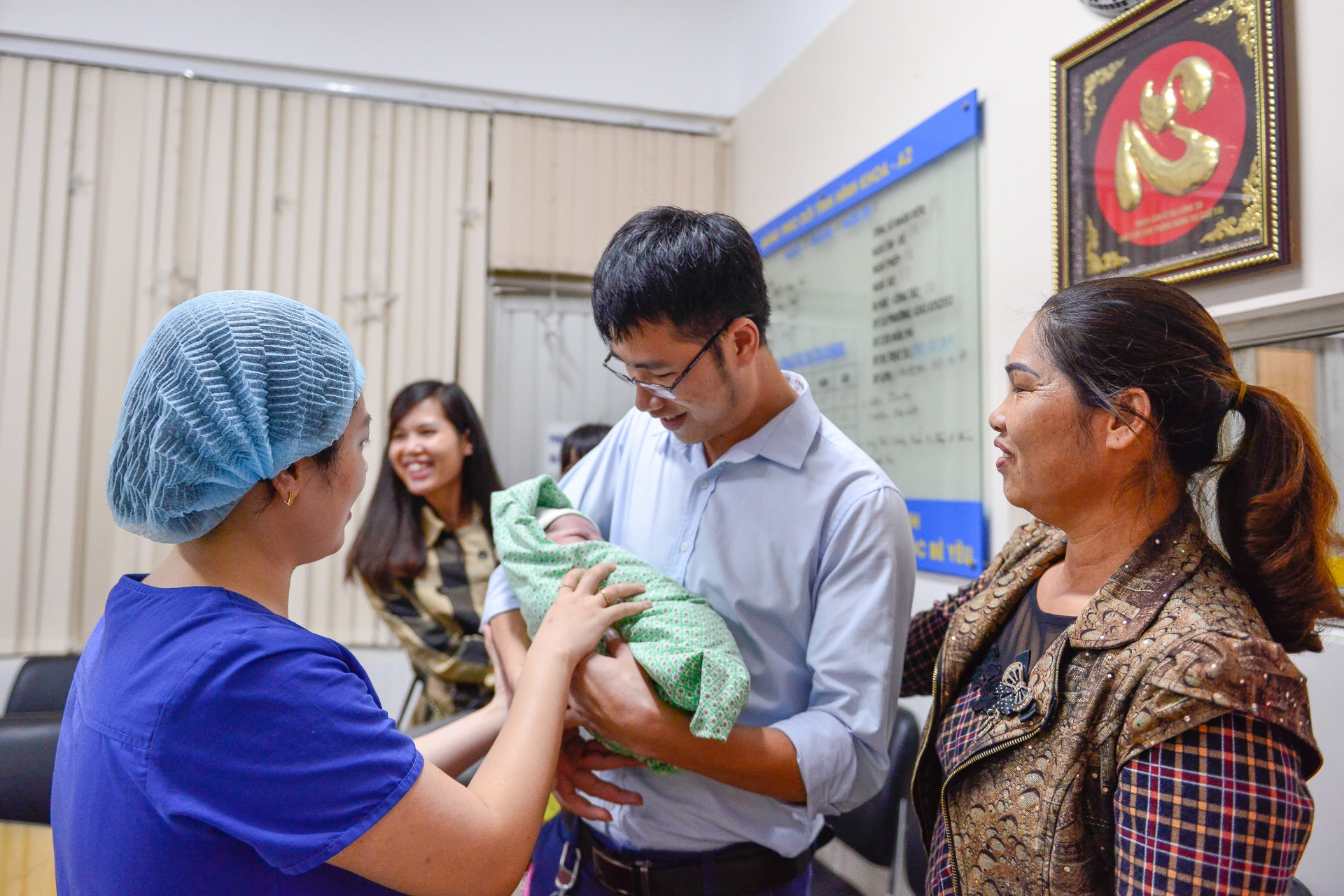 Hanh trinh vuot can thieng lieng cua phu nu anh 35