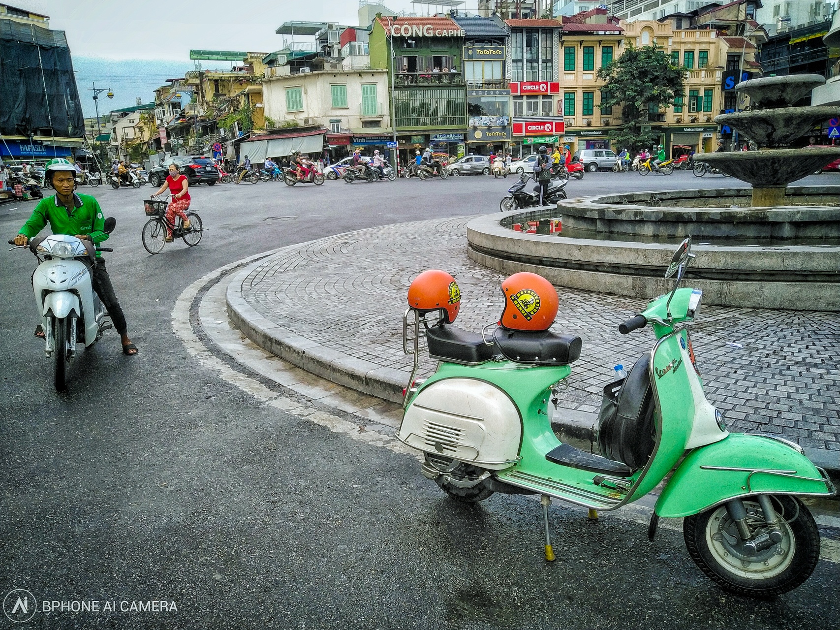 Ha Noi mua thu qua ong kinh Bphone anh 12