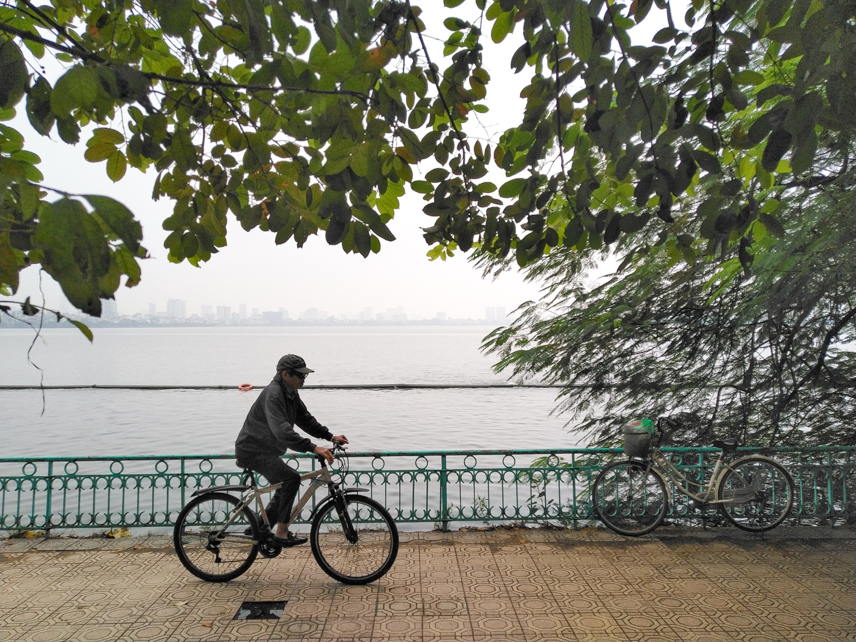 Ha Noi mua thu qua ong kinh Bphone anh 7