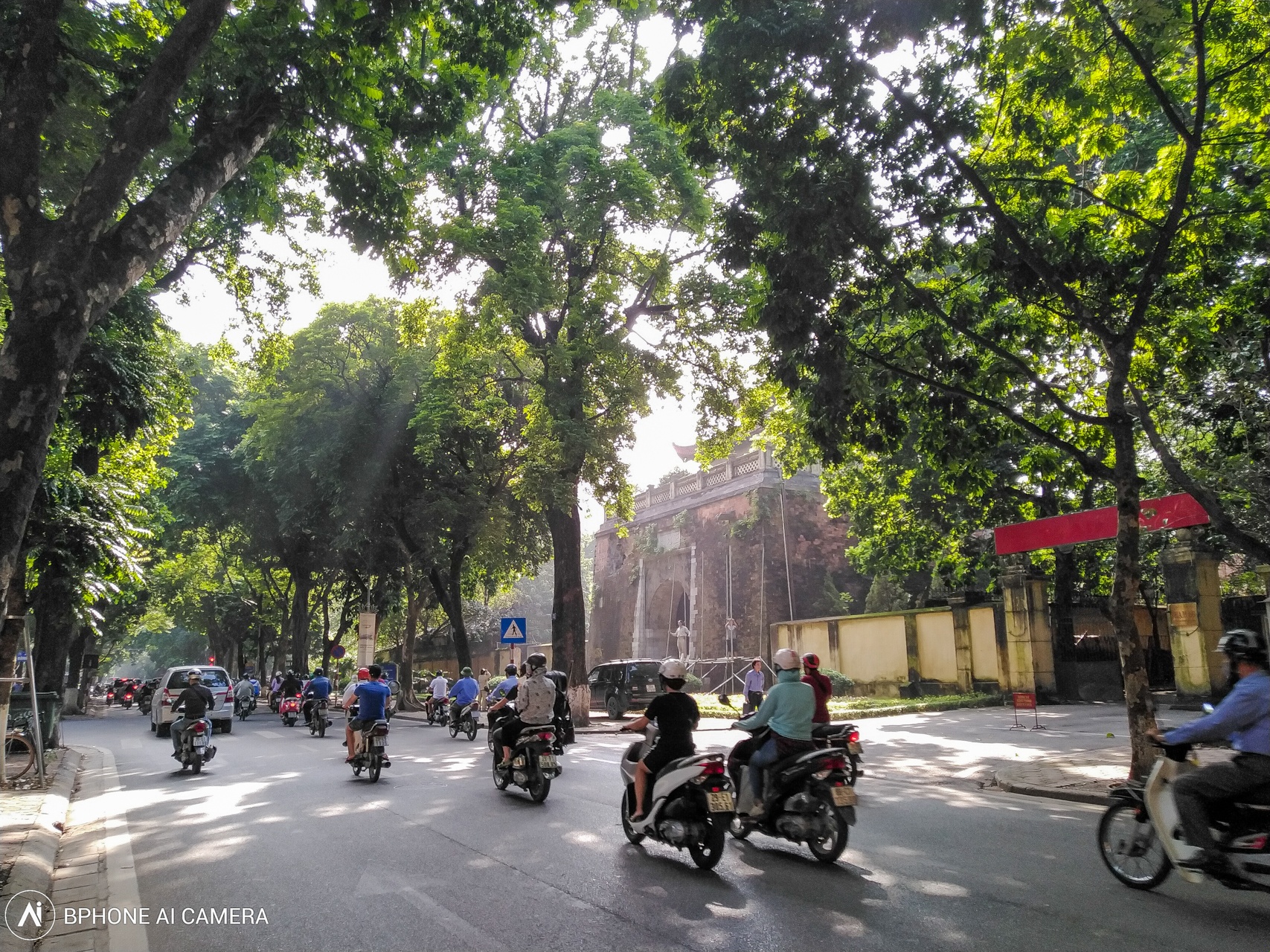 Ha Noi mua thu qua ong kinh Bphone anh 2