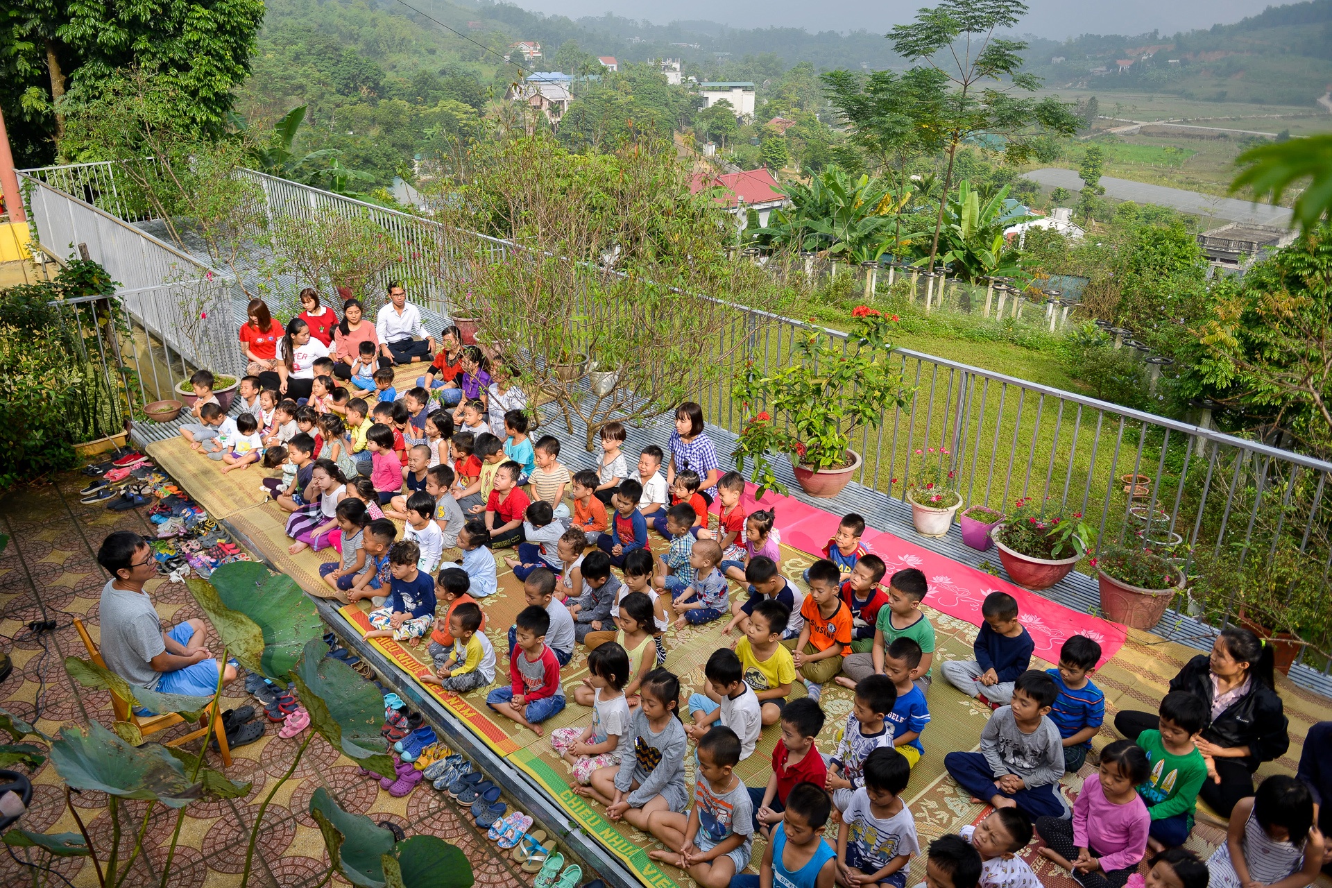 ngôi trường trên đồi của học sinh thành phố ảnh 13 ngoi truong tren doi cua hoc sinh thanh pho anh 13