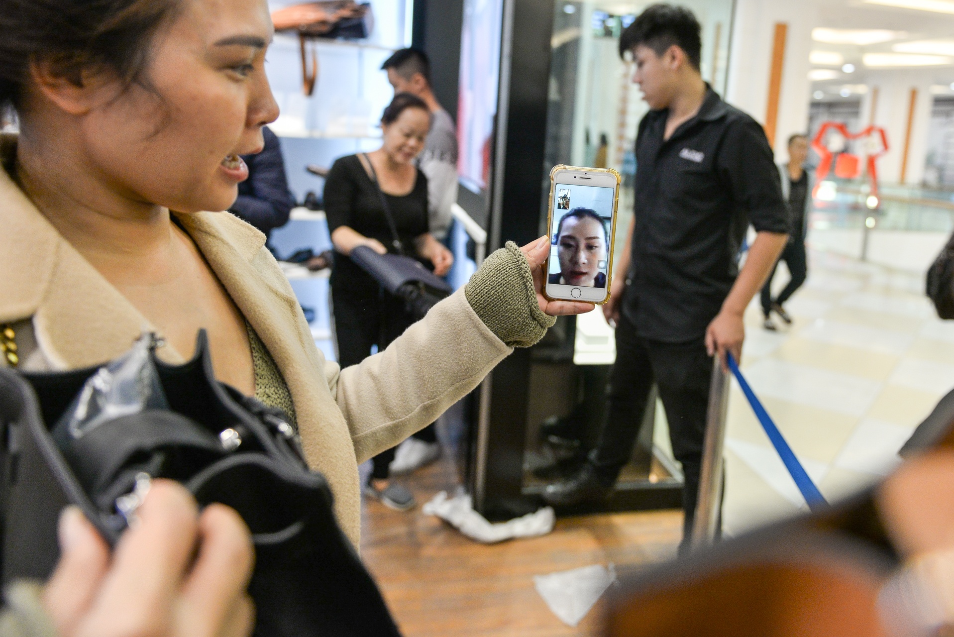 le hoi mua sam giam gia Black Friday anh 5