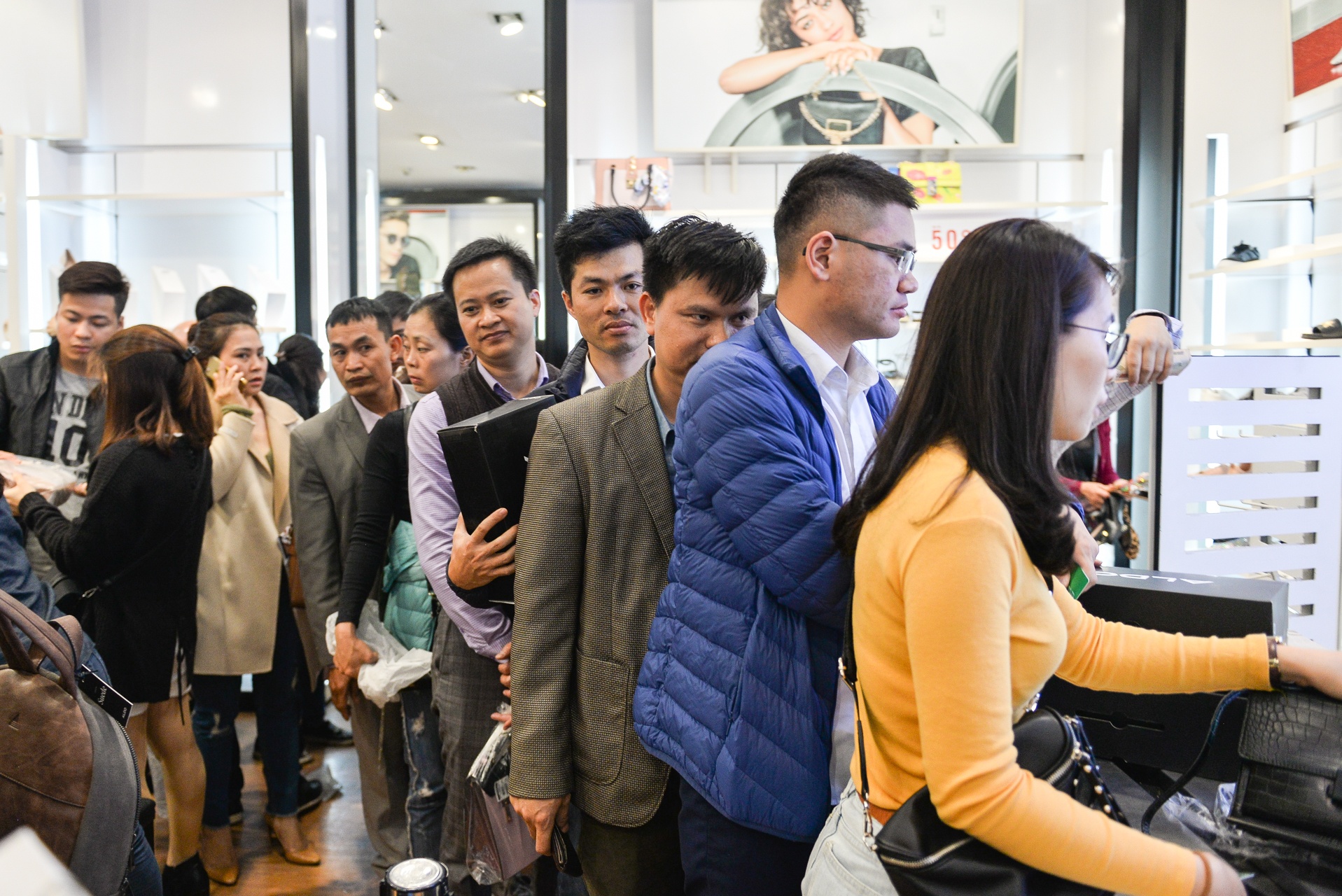 le hoi mua sam giam gia Black Friday anh 7