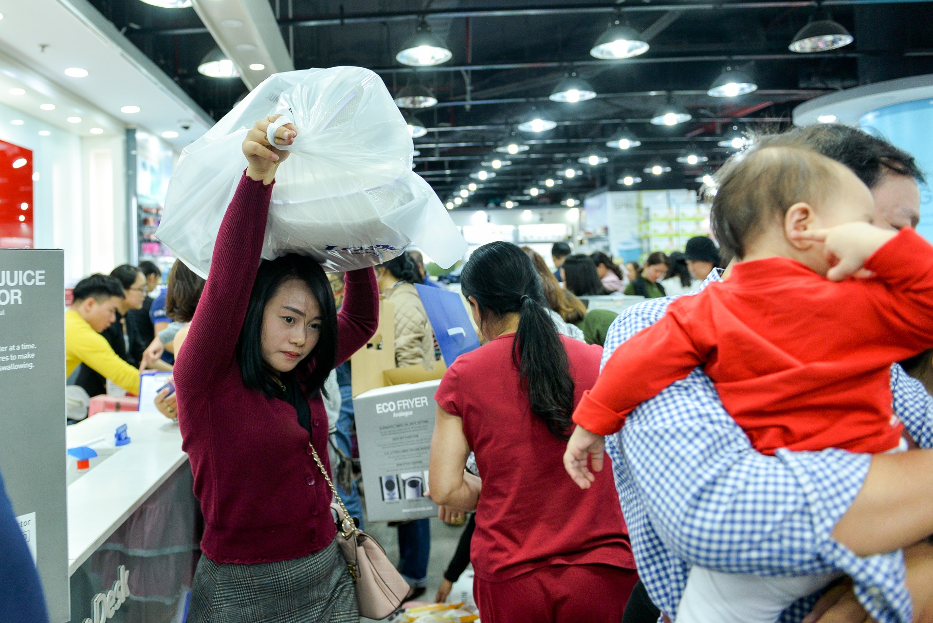 le hoi mua sam giam gia Black Friday anh 12