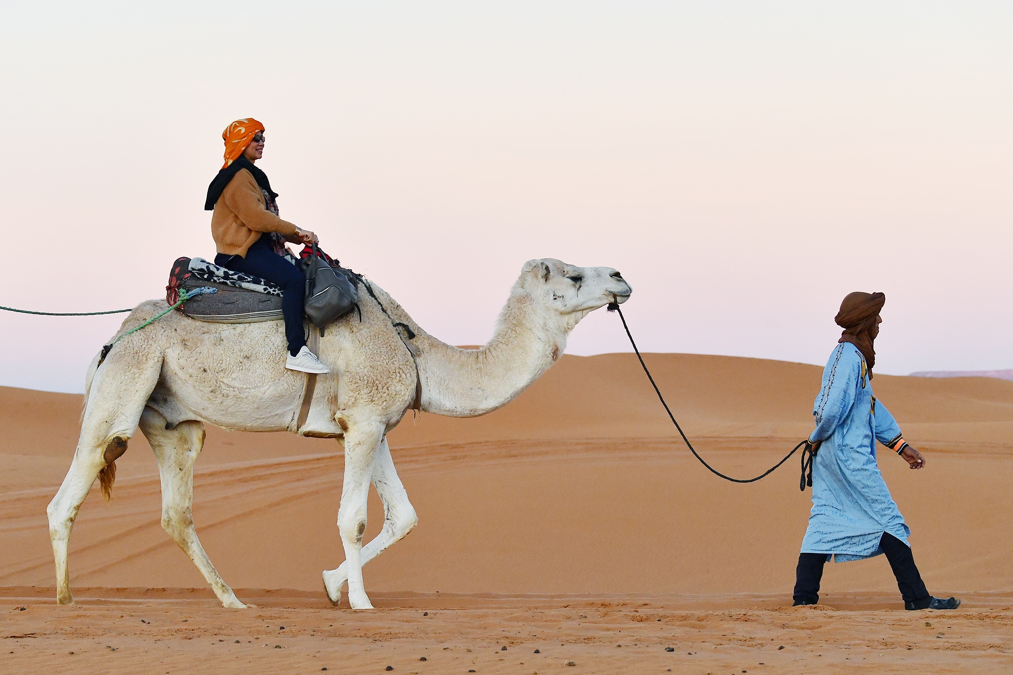 cưỡi lạc đà ở sa mạc Sahara ảnh 14 cuoi lac da o sa mac Sahara anh 14