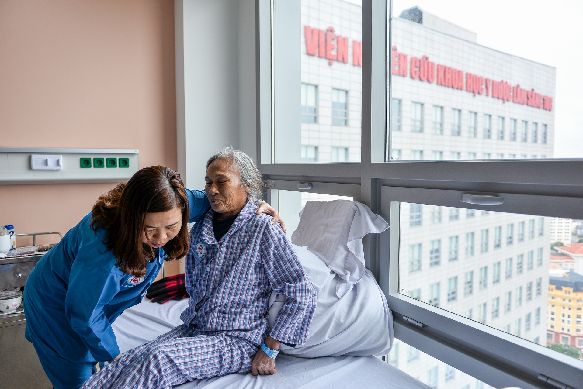 benh vien hien dai anh 23