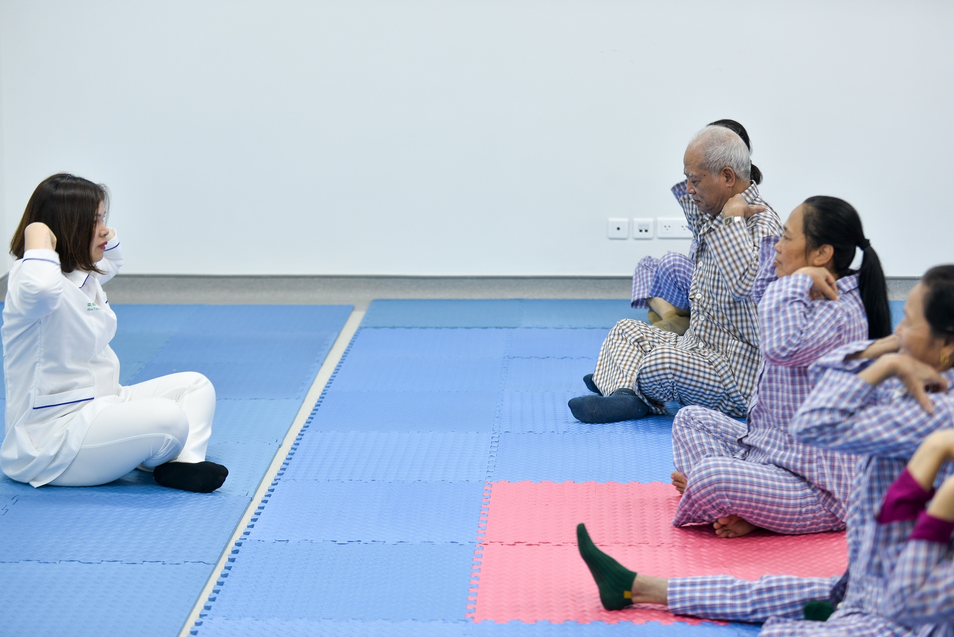 benh vien hien dai anh 32