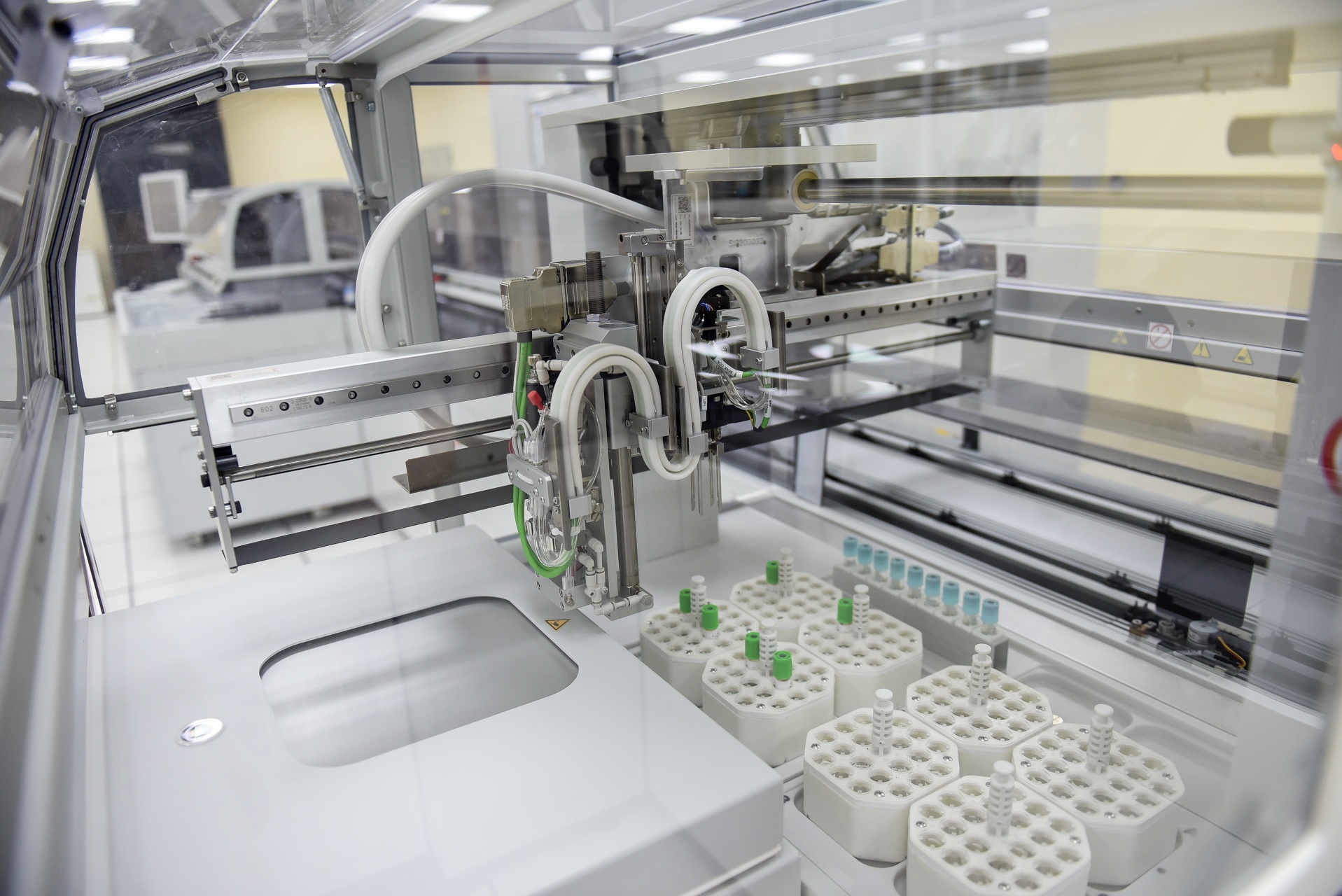 benh vien hien dai anh 12