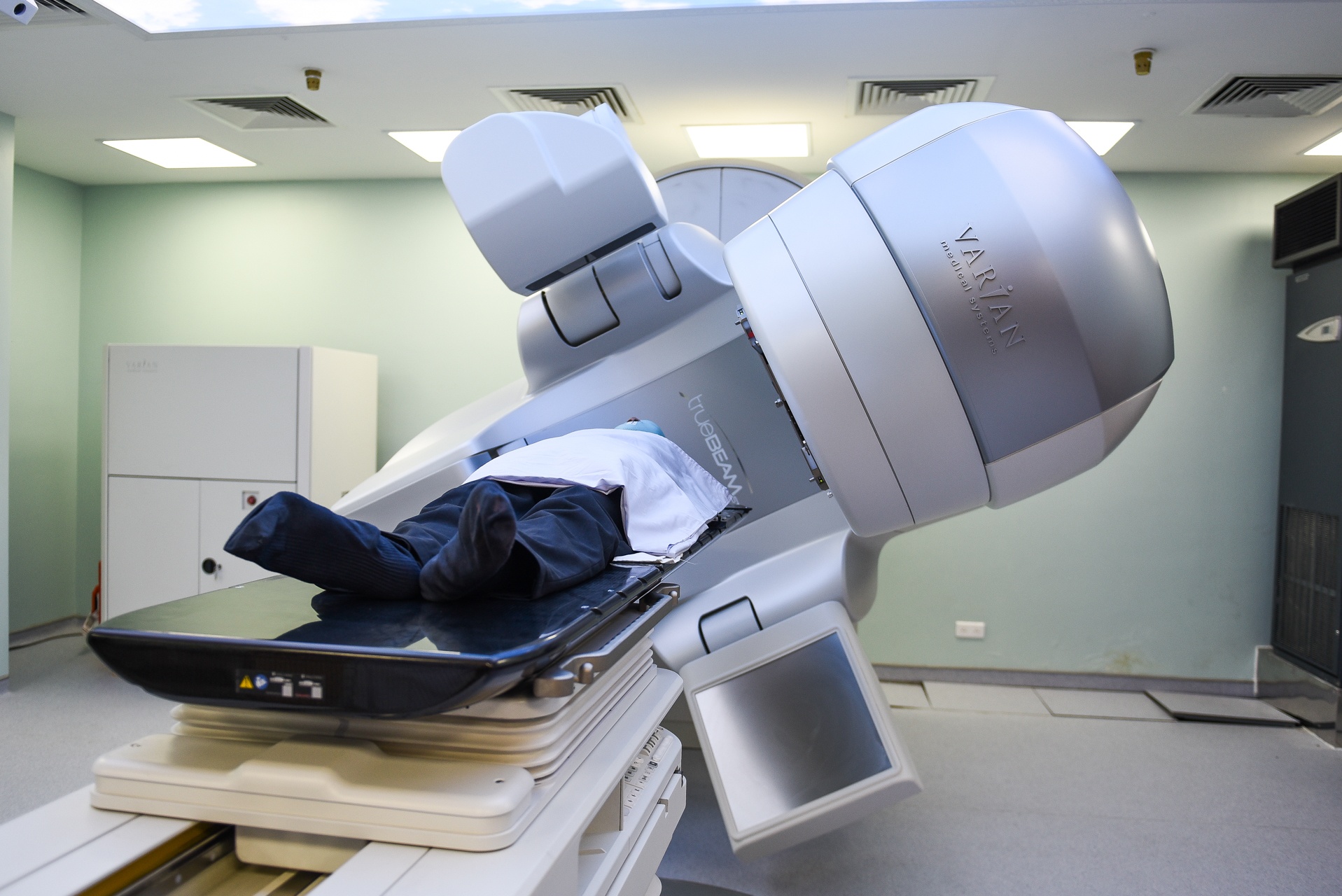 benh vien hien dai anh 21