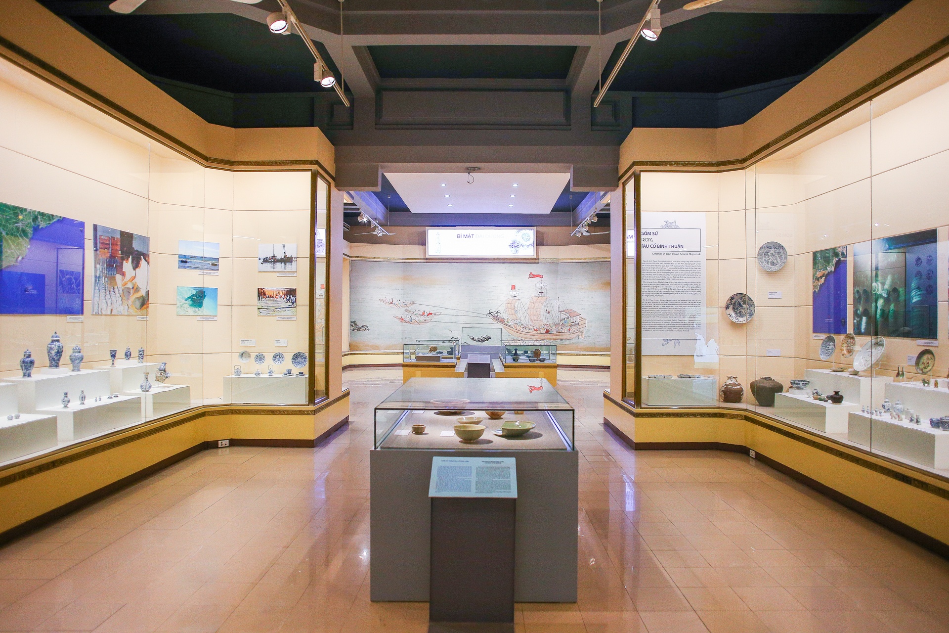 Trien lam nhung bau vat tu dai duong anh 1