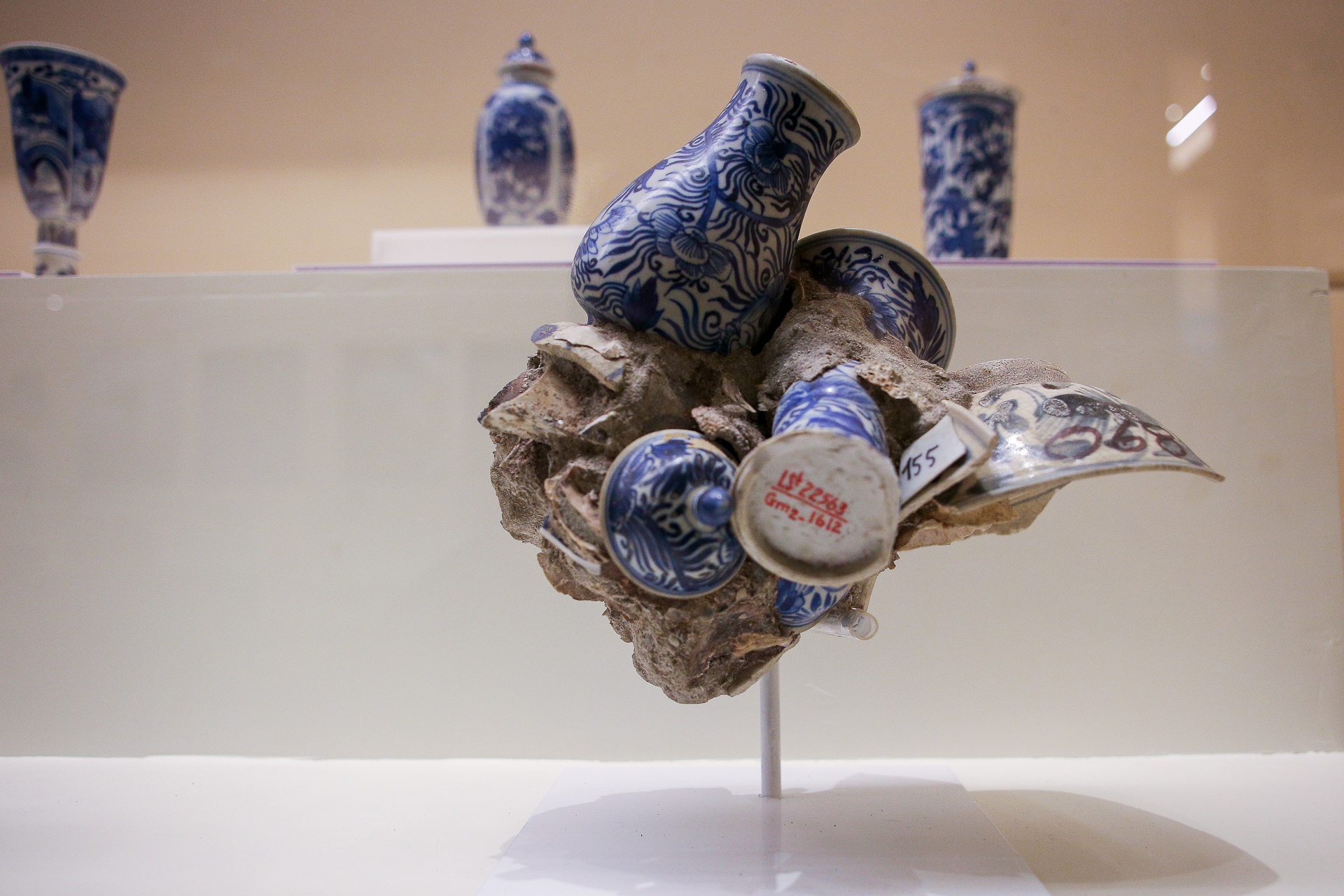 Trien lam nhung bau vat tu dai duong anh 4