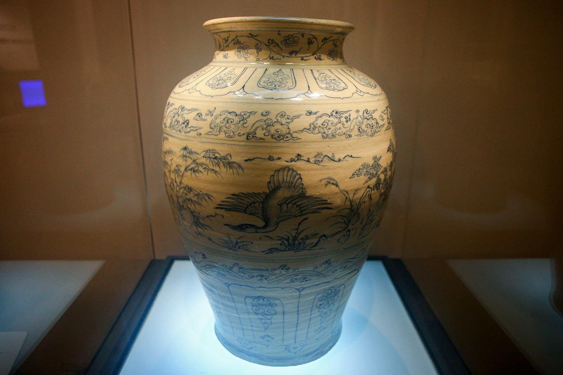 Trien lam nhung bau vat tu dai duong anh 9