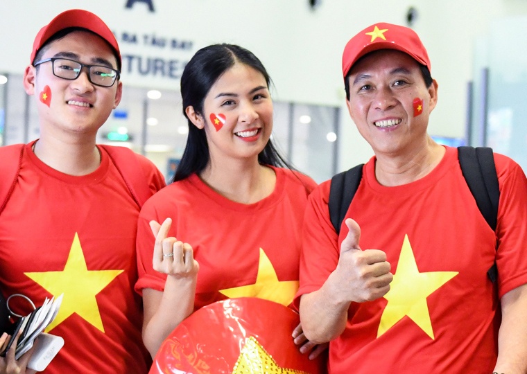 Hoa hau Ngoc Han cung CDV len duong co vu tuyen Viet Nam hinh anh