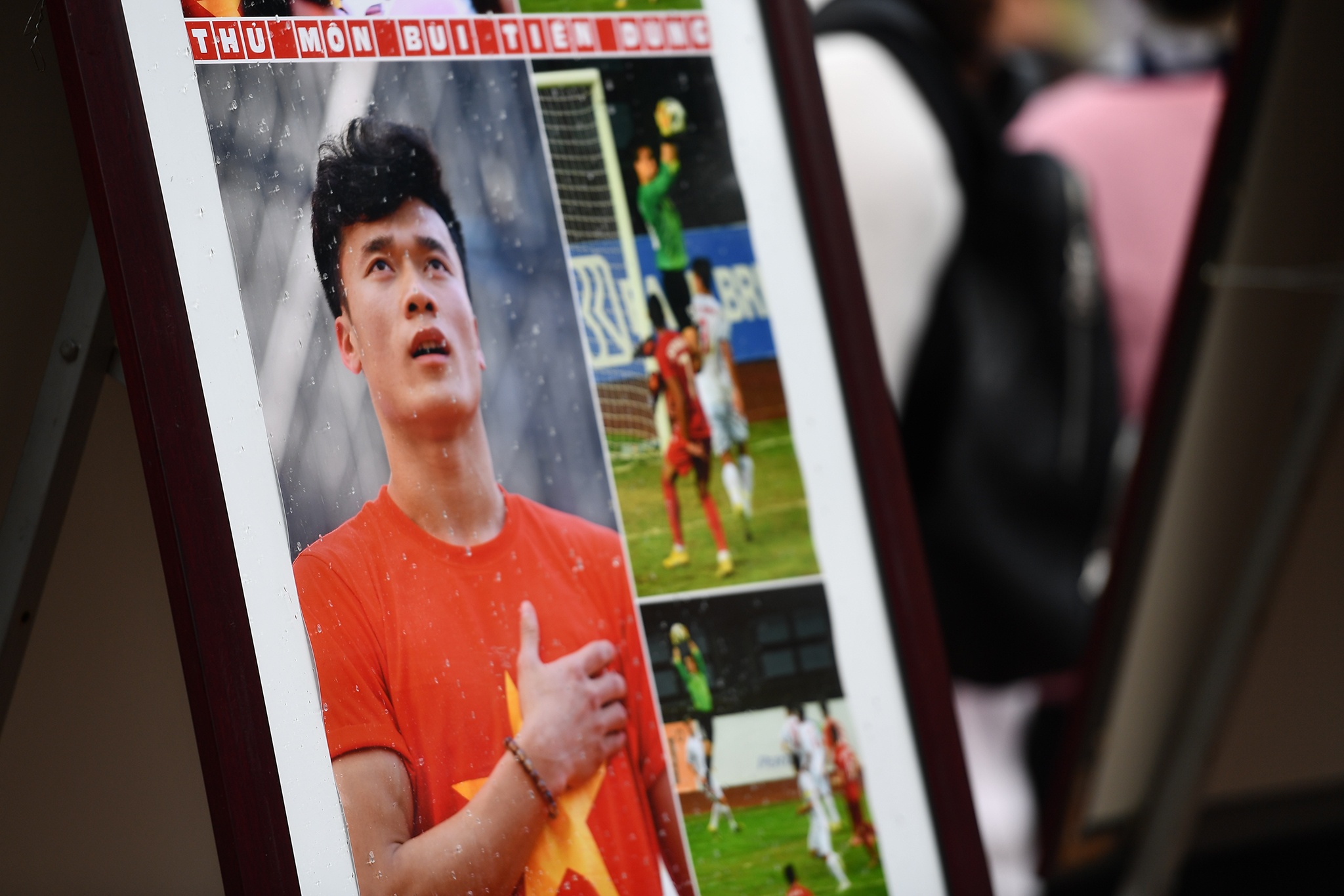 Thu mon Bui Tien Dung rang ro trong buoi ra mat sach bong da anh 5