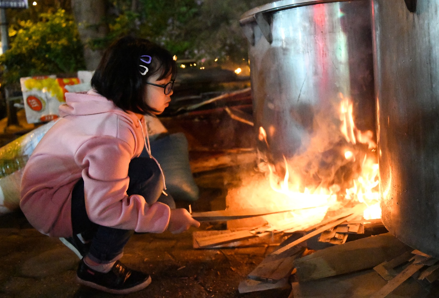 Chuyen chiec banh chung truoc ngay 30 Tet hinh anh