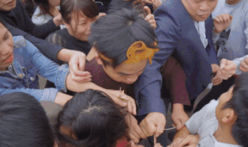Hang tram thanh nien tranh cuop chieu mong sinh con trai hinh anh