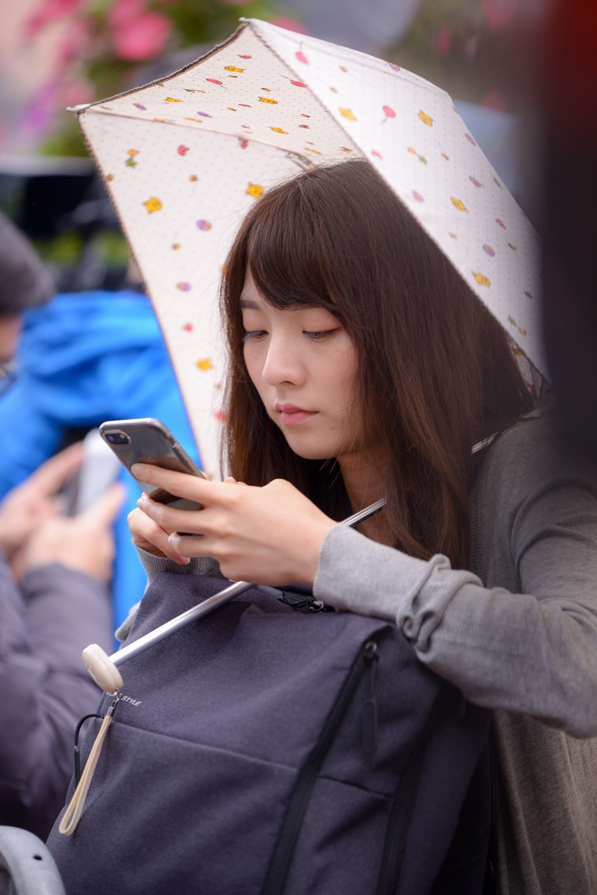 phong vien xinh dep tac nghiep tai hoi nghi thuong dinh anh 4